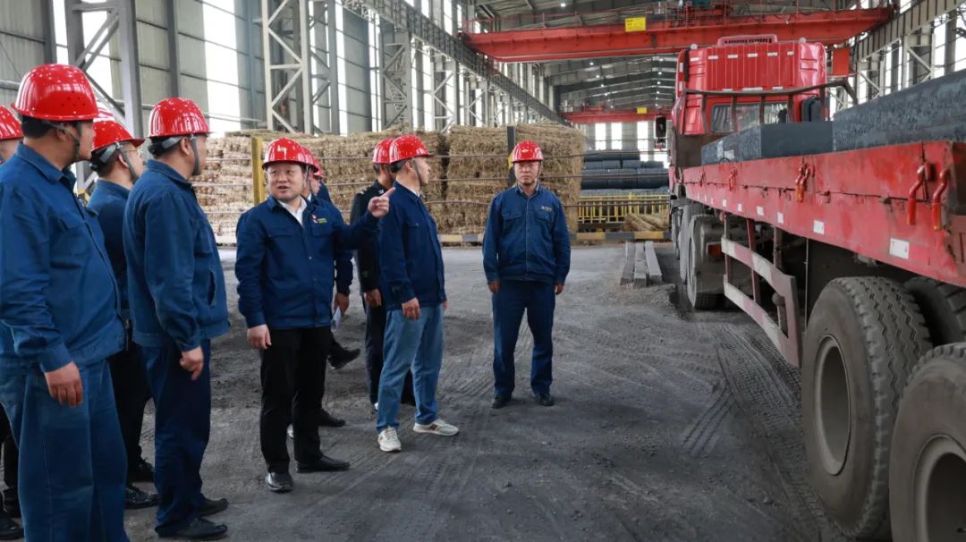 轉(zhuǎn)型升級(jí)邁出重要一步！漢鋼公司首批中厚板板坯正式裝車銷售