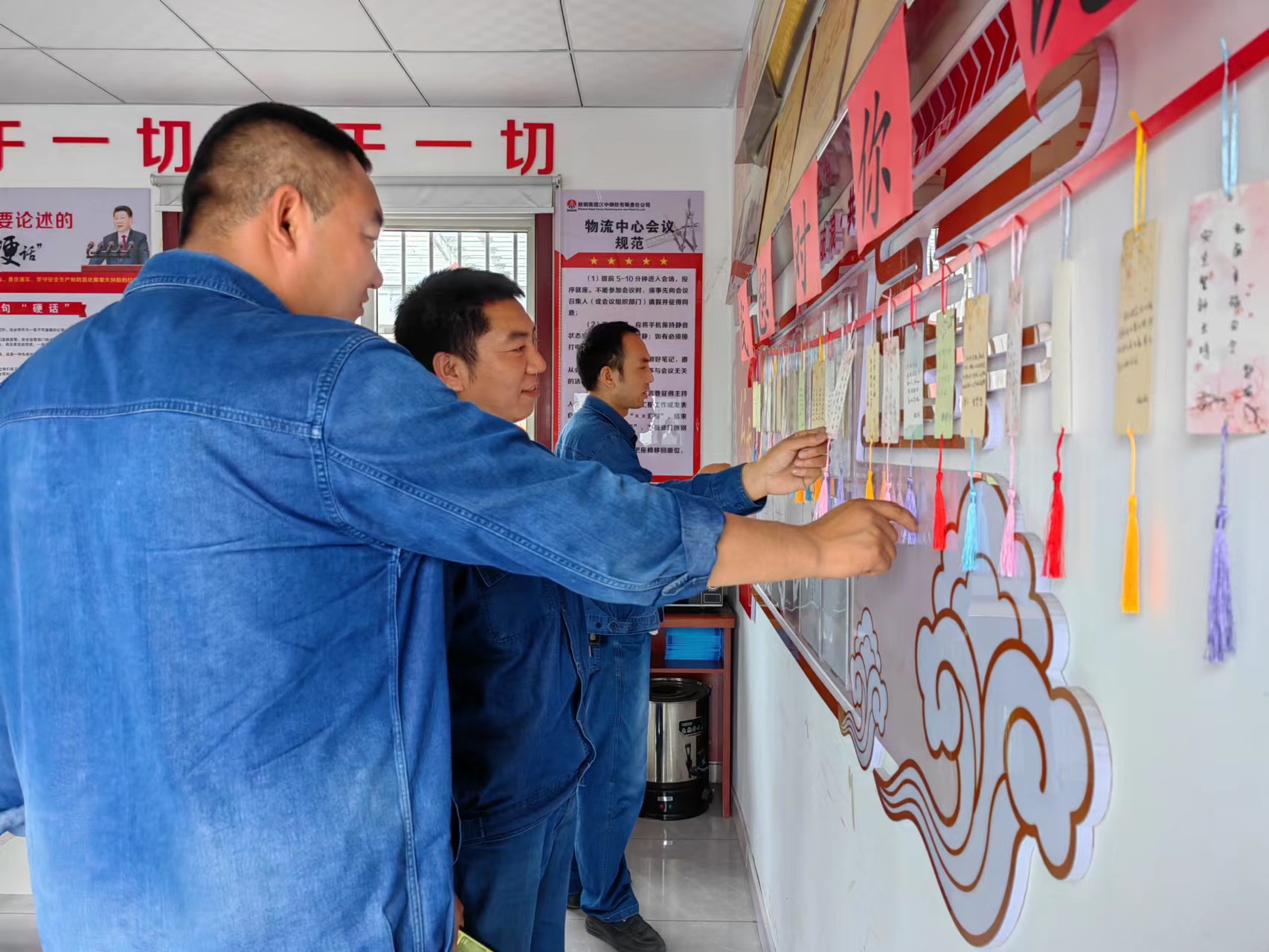 傾注“三情” 履步不停