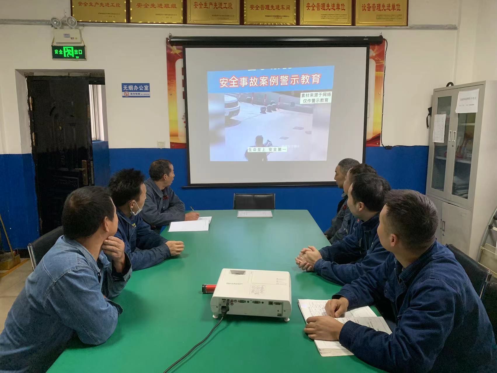 傾注“三情” 履步不停