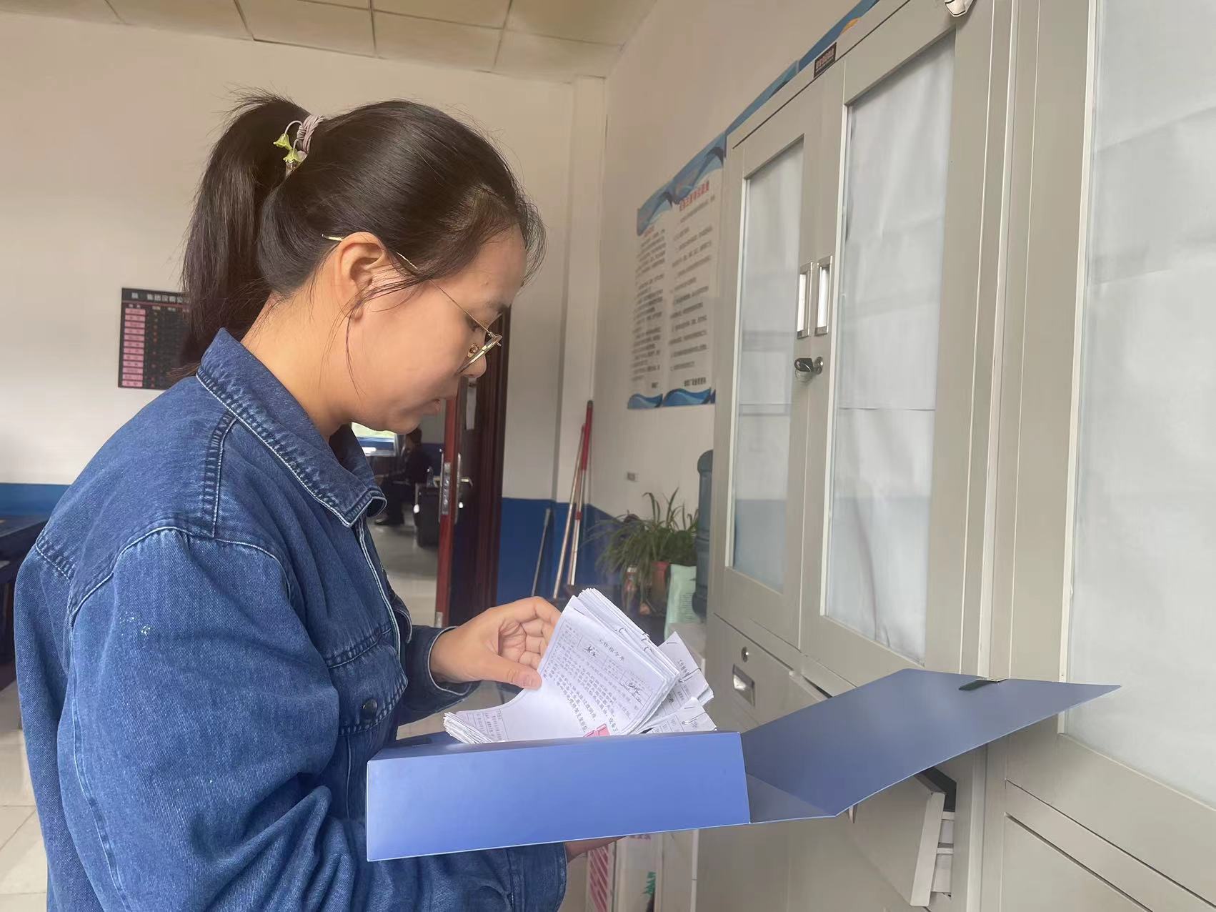 手拿“鐵算盤”，算清“成本賬”