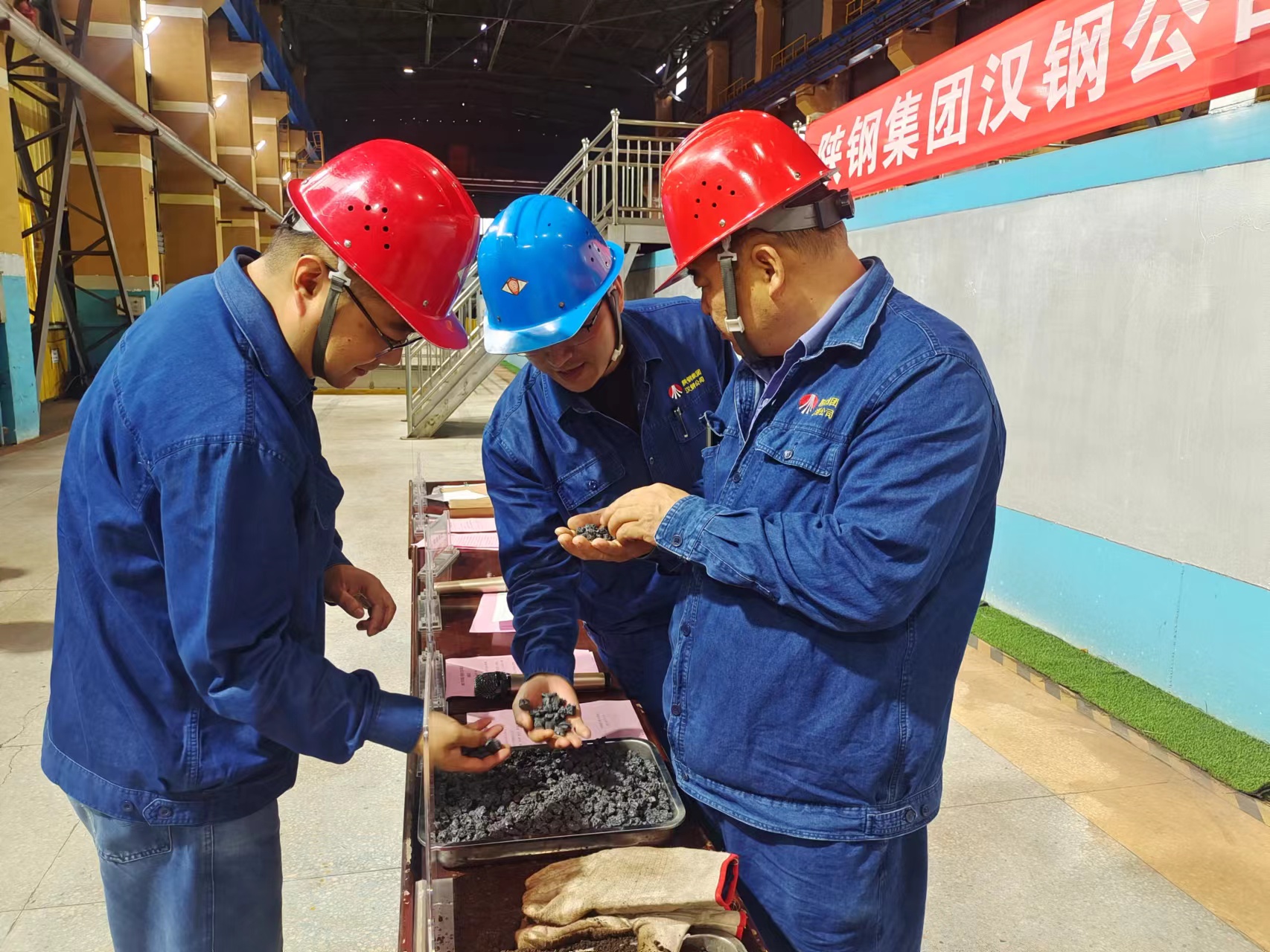 來看，鏡頭里的“百日安全”