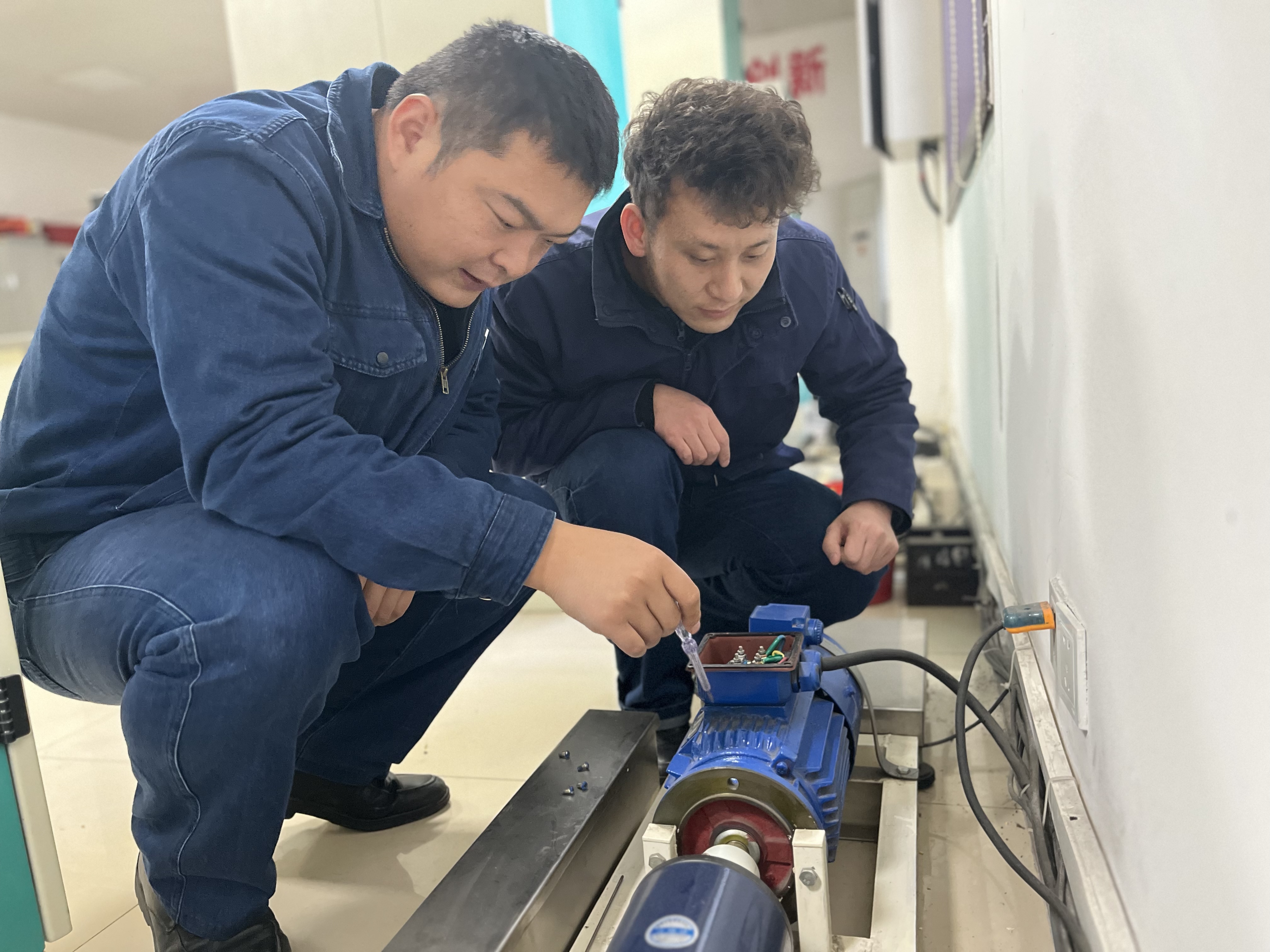 抓好“選育用”激活人才培養(yǎng)強磁場