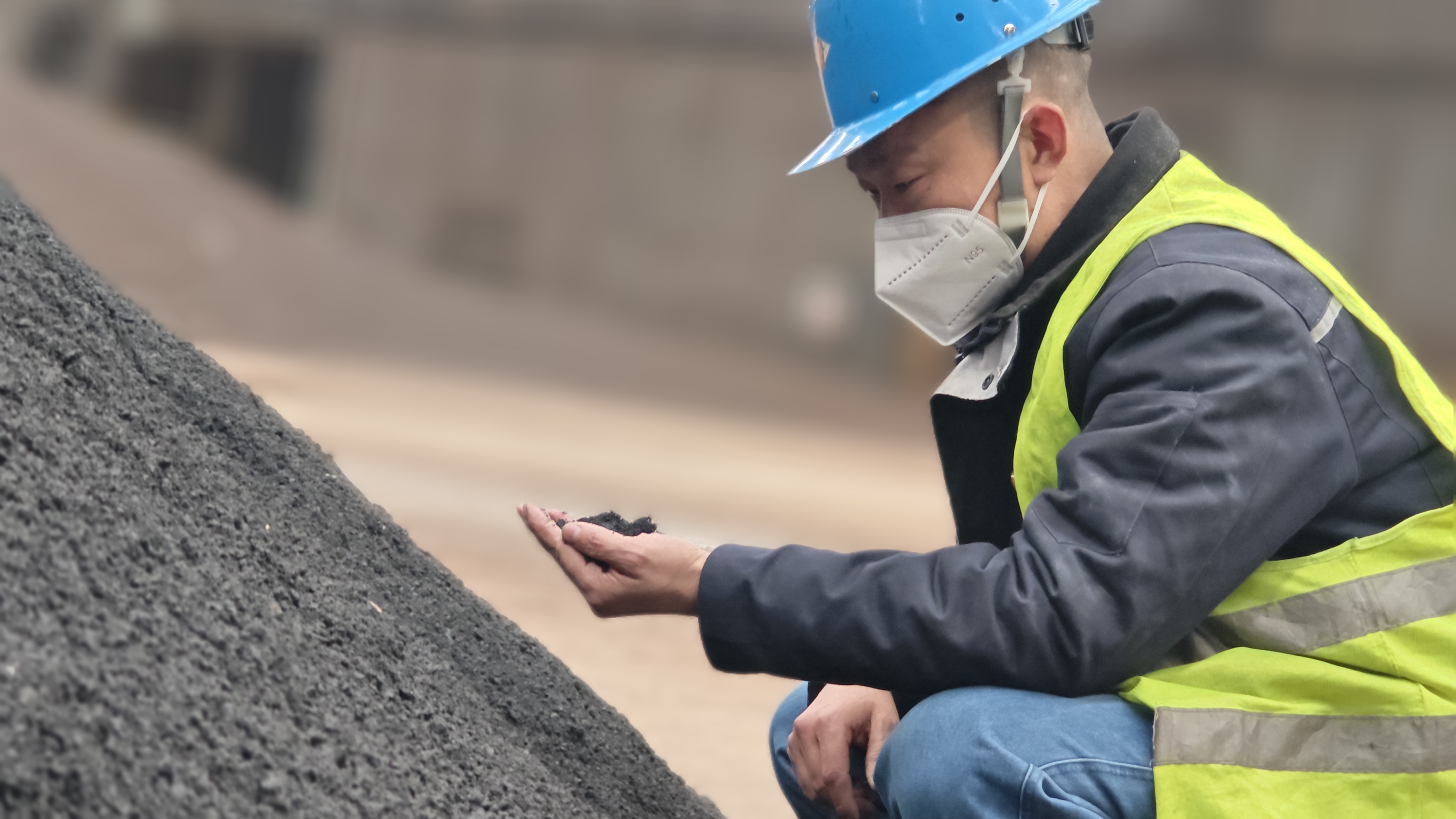 拒收紅包揚(yáng)清風(fēng)  廉潔從業(yè)守初心