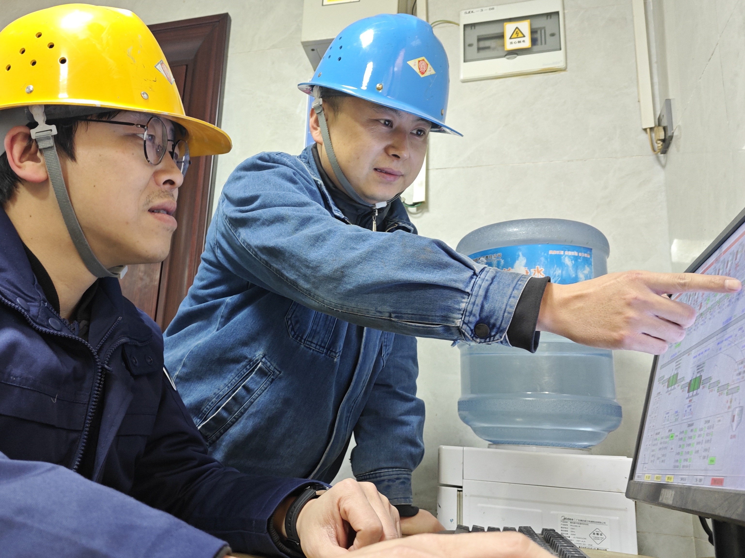 元旦我在崗，守護(hù)生產(chǎn)不停歇