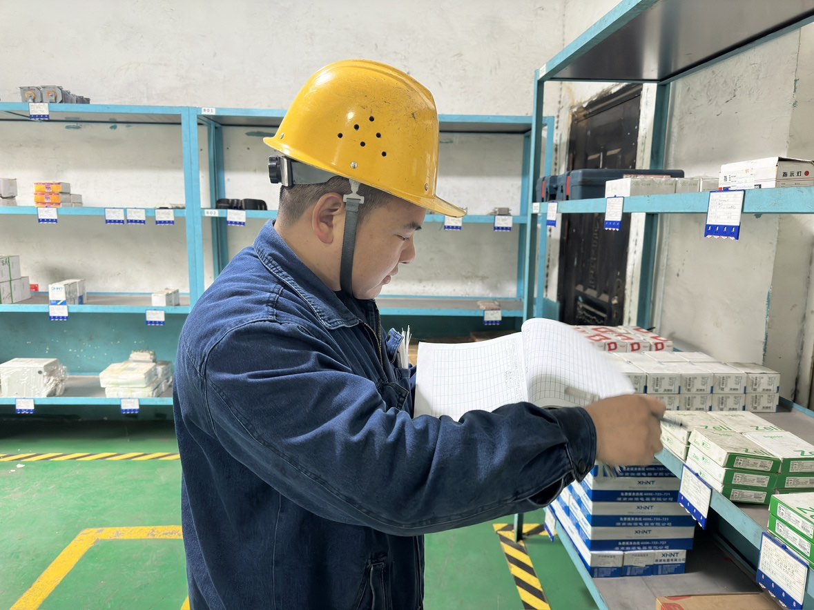 她、他、他們  是漢鋼的“高空舞者”