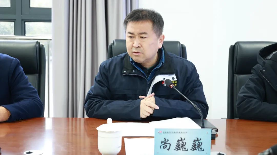 勠力同心 打贏硬仗！ 漢鋼公司與產(chǎn)業(yè)創(chuàng)新研究院舉行研發(fā)項目合作暨鈦板聯(lián)合軋制簽約儀式