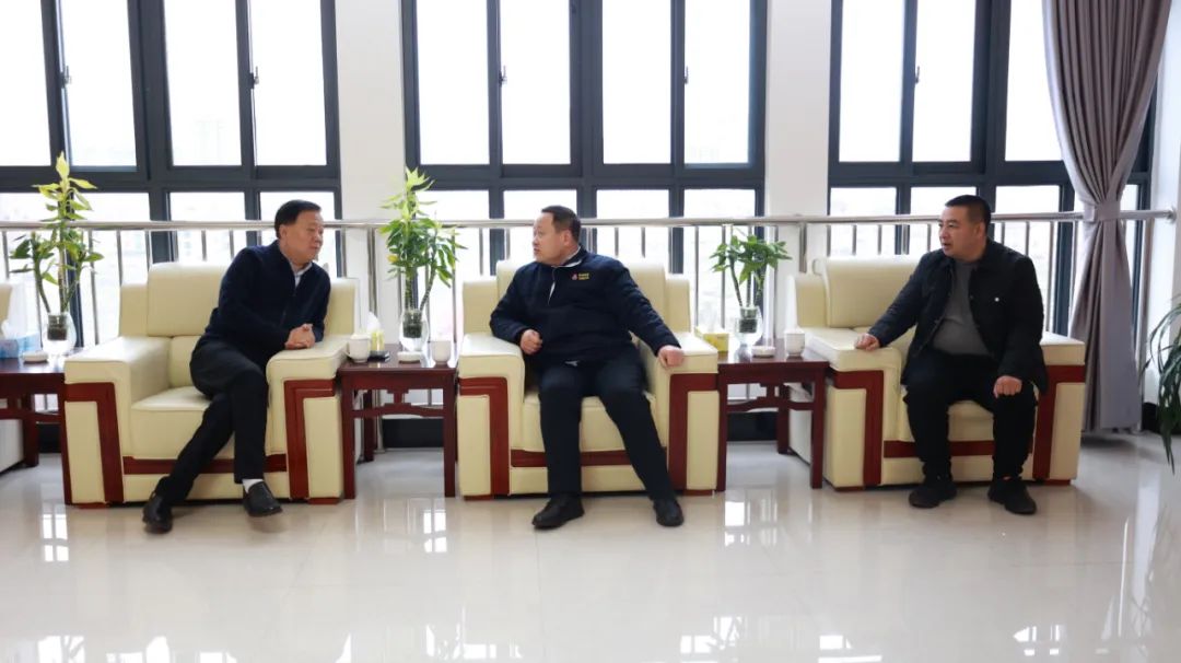 漢中市工信局黨組書記、局長(zhǎng)李建強(qiáng)到公司開展走訪慰問活動(dòng)