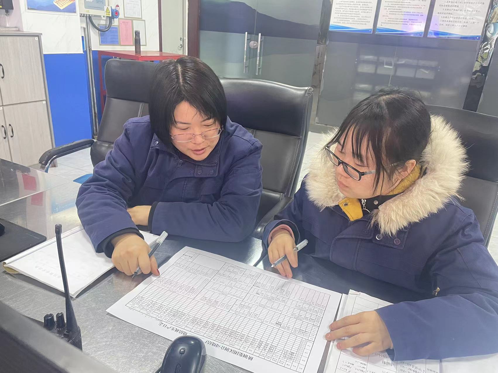 崗位上，臘梅花開香正濃