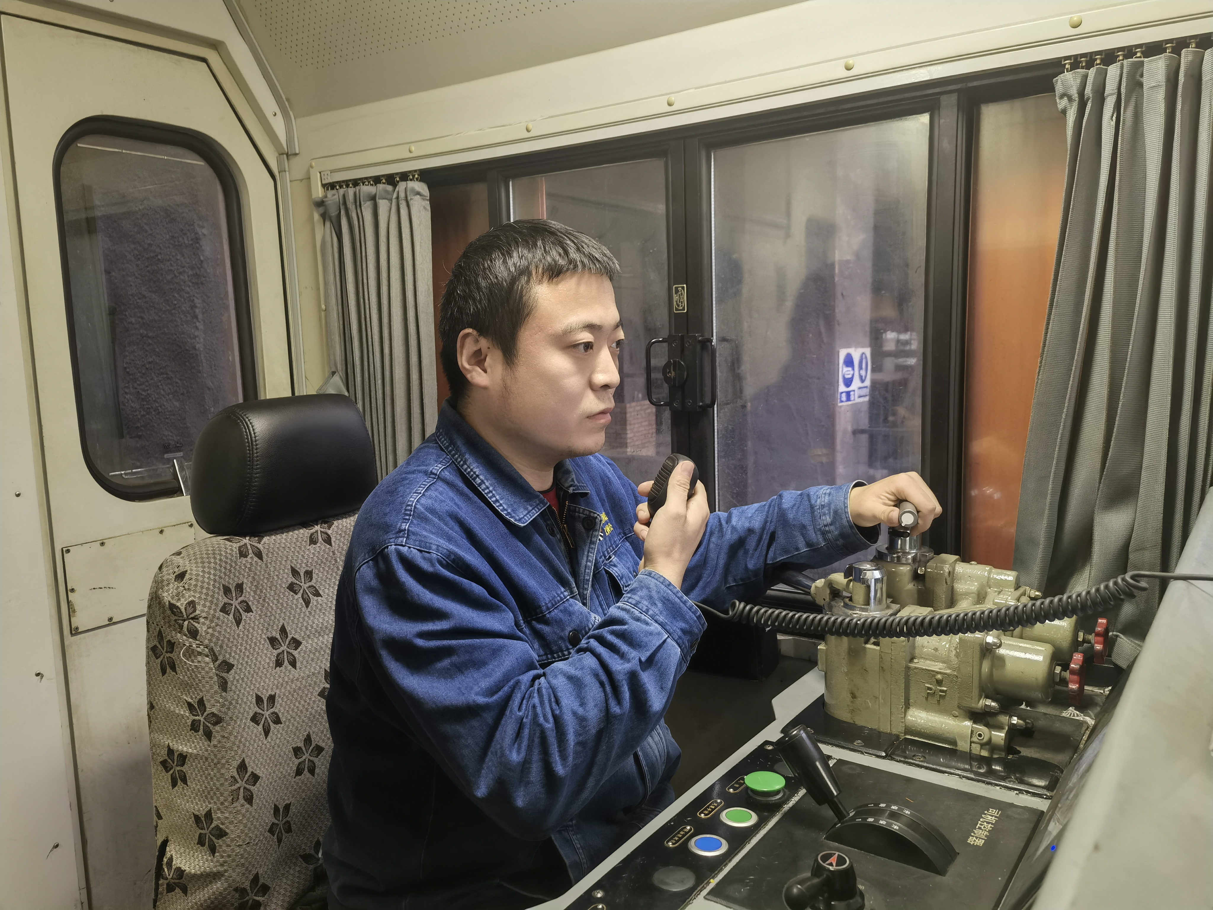 是他們，默默守護鋼城的“萬家燈火”