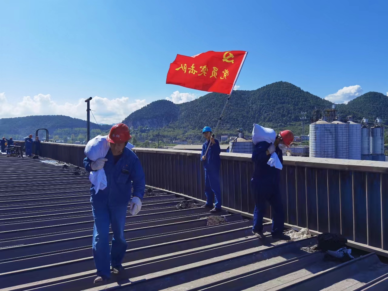 以詩為媒述發(fā)展，轉型升級譜華章