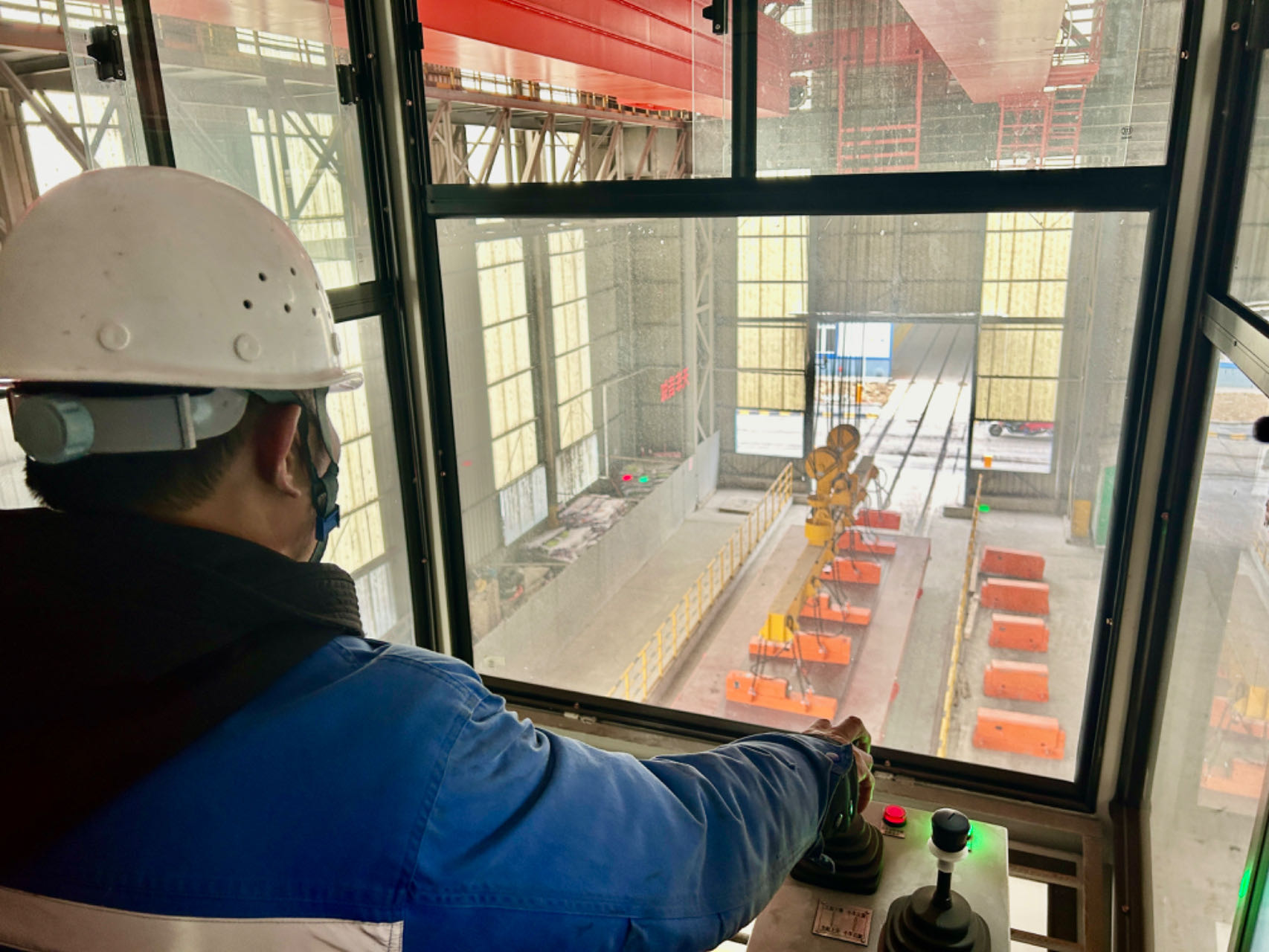 鋼城里的“手”護(hù)者