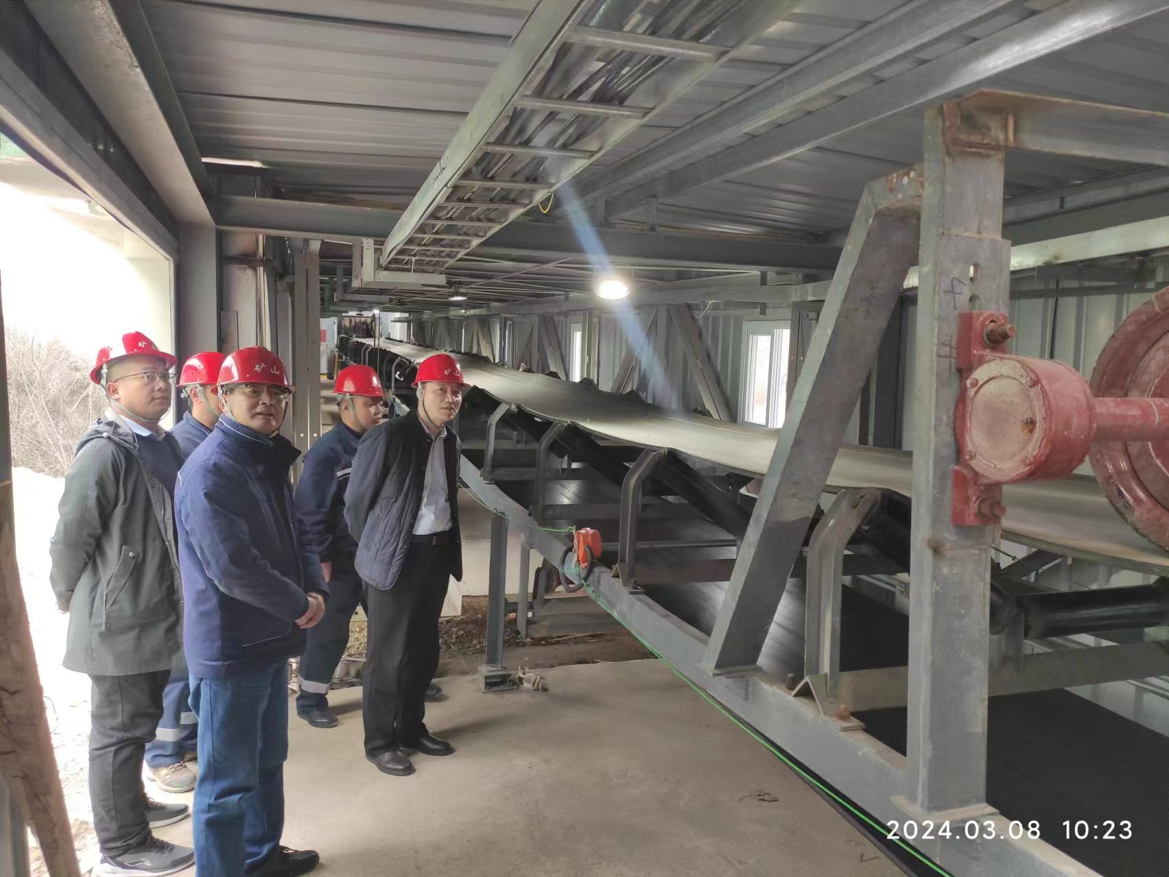 陜煤集團(tuán)開(kāi)展?jié)h鋼公司白云巖、石灰?guī)r礦山開(kāi)發(fā)（一期）節(jié)后復(fù)工及“兩會(huì)”期間安全專項(xiàng)檢查