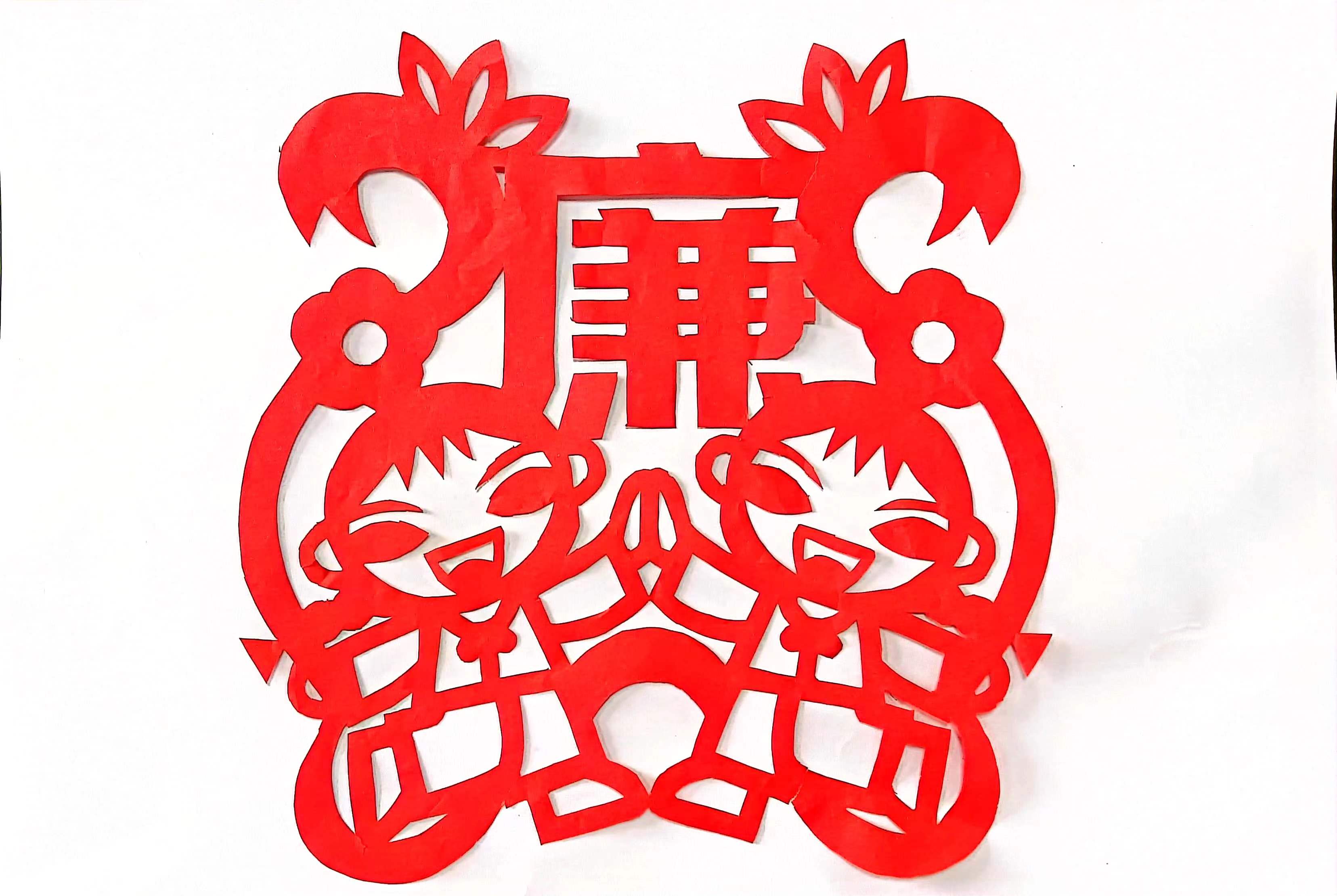 巧手傳廉潔  剪紙倡廉風(fēng)