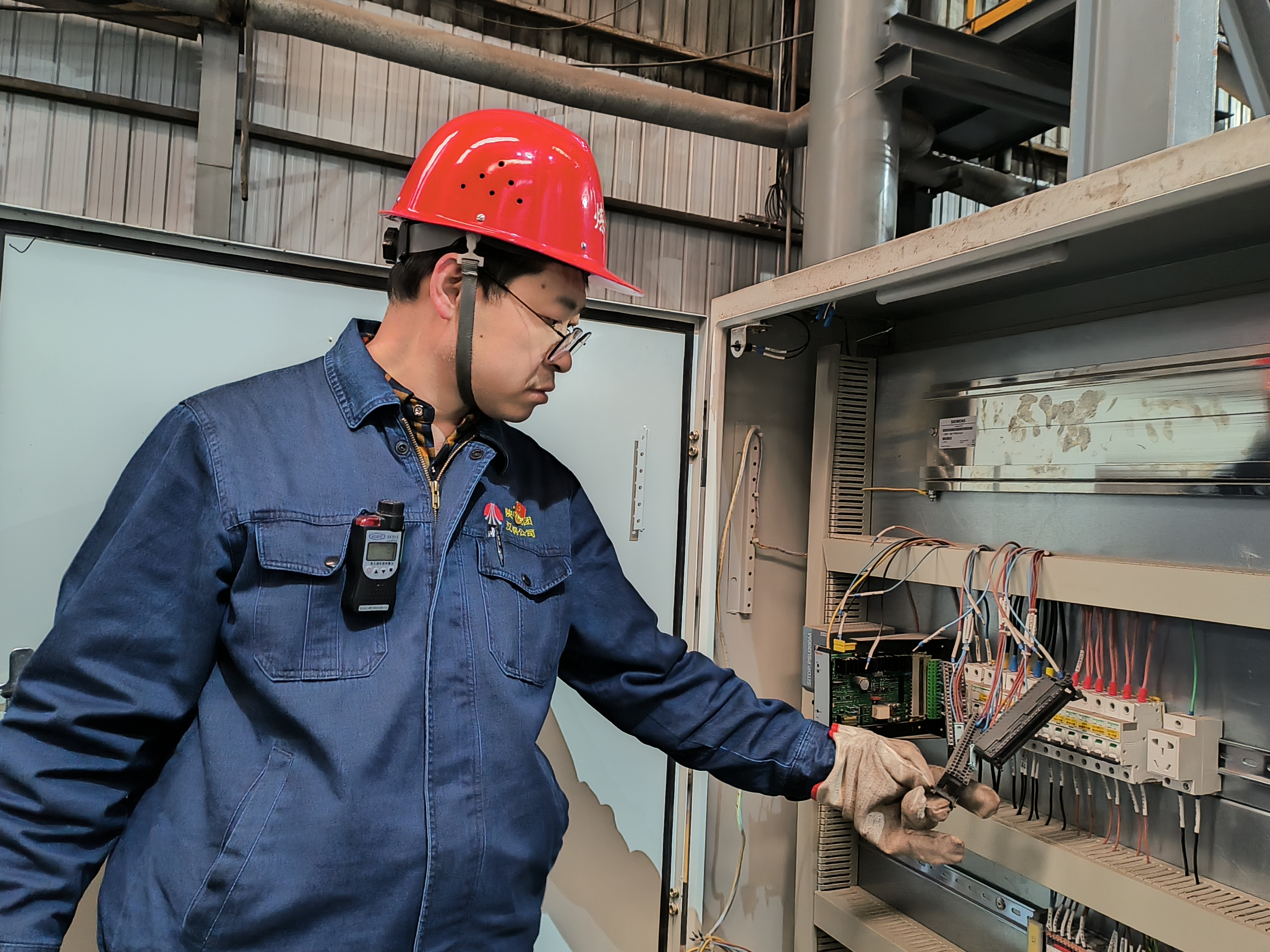 錨定安全目標，他們紛紛出“招”