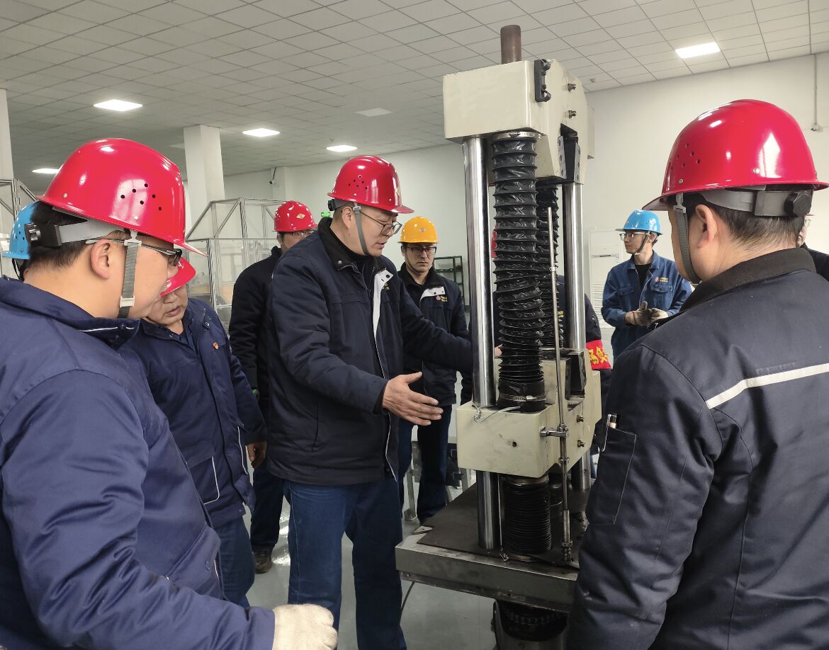 乘勢而上、聚力前行，助推中心工作持續(xù)發(fā)力