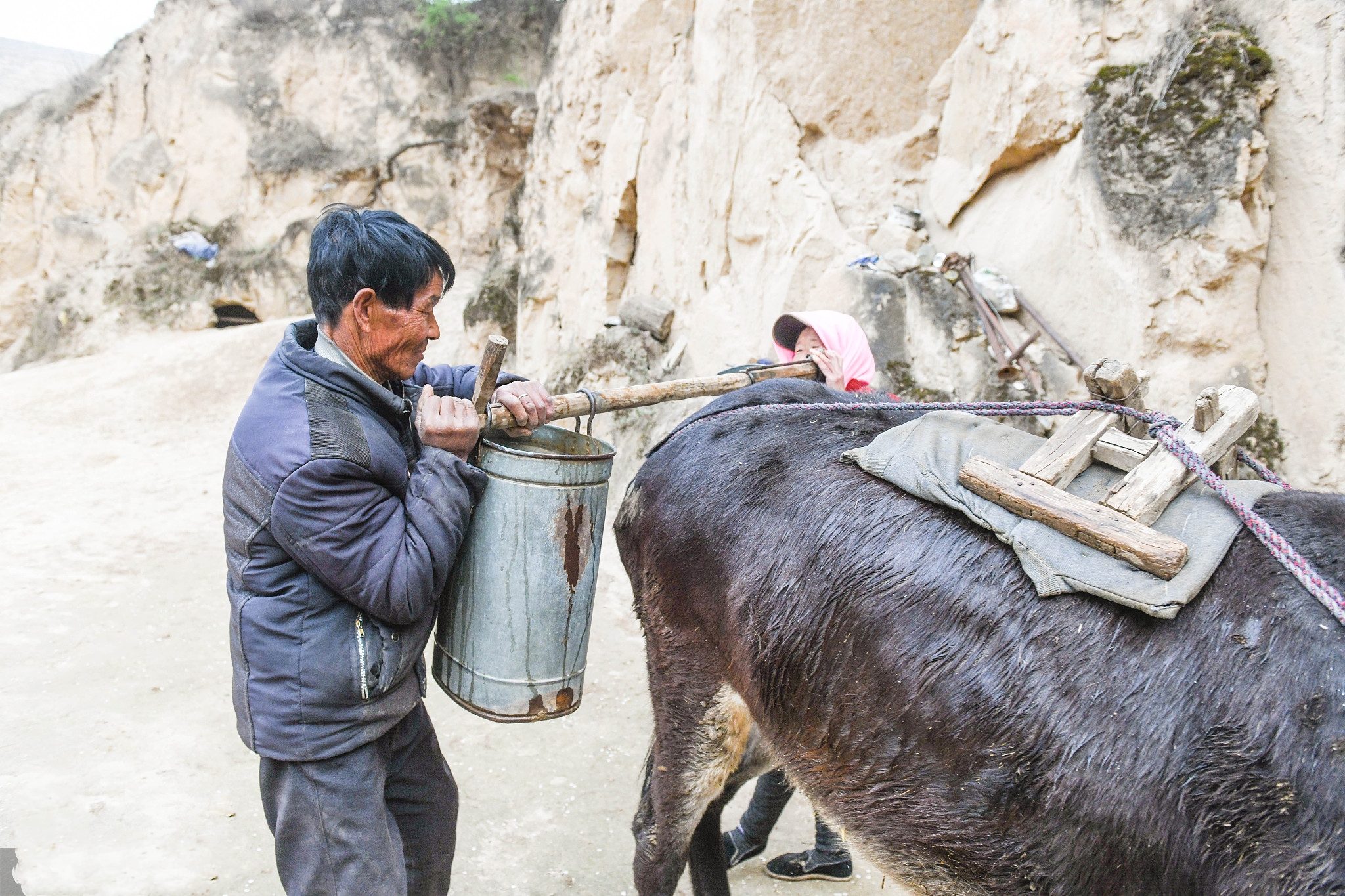 黃土塬  老水井  馱水人