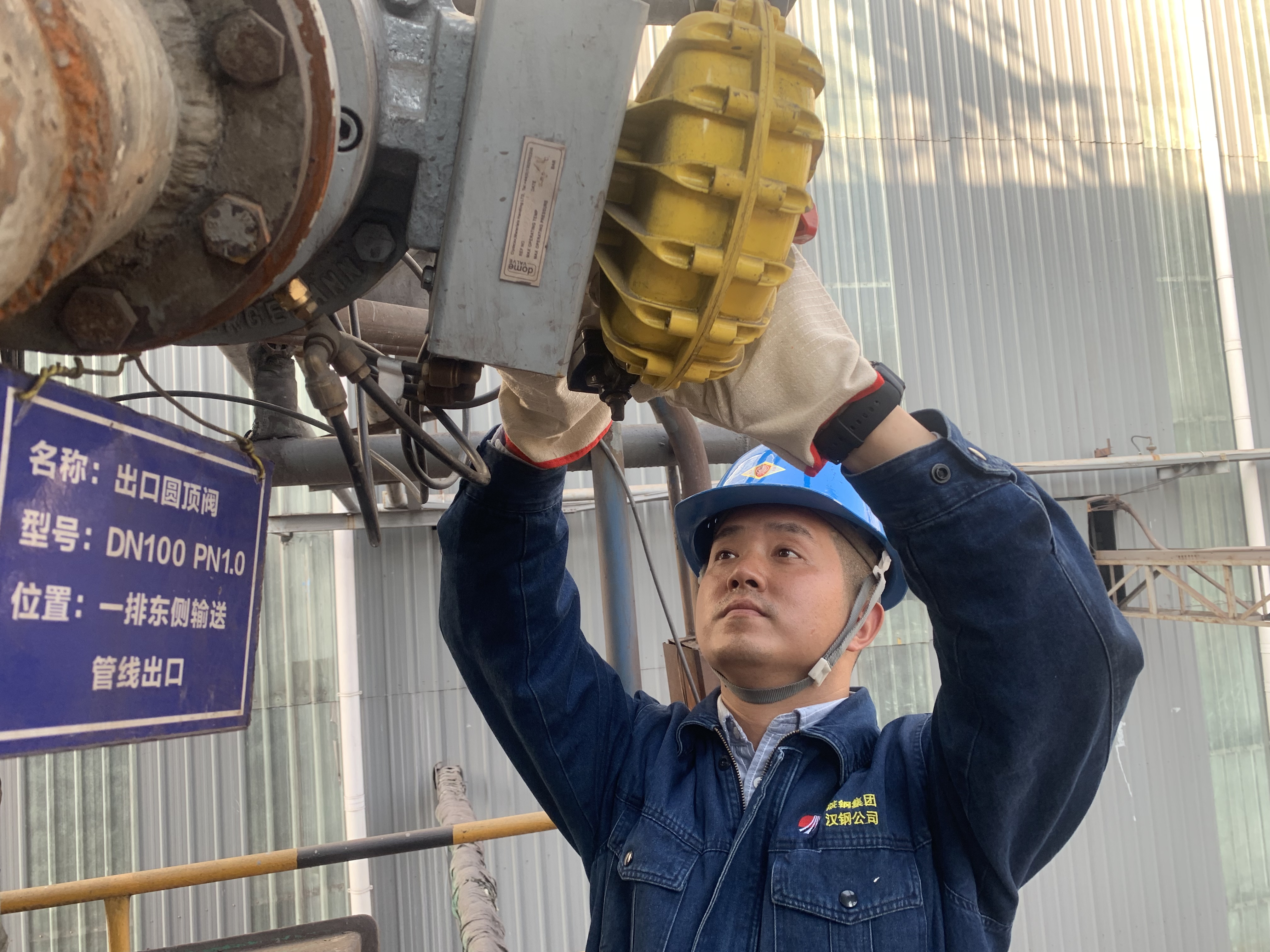 不負(fù)“熱”愛，致敬烈日下的“鋼鐵俠”！