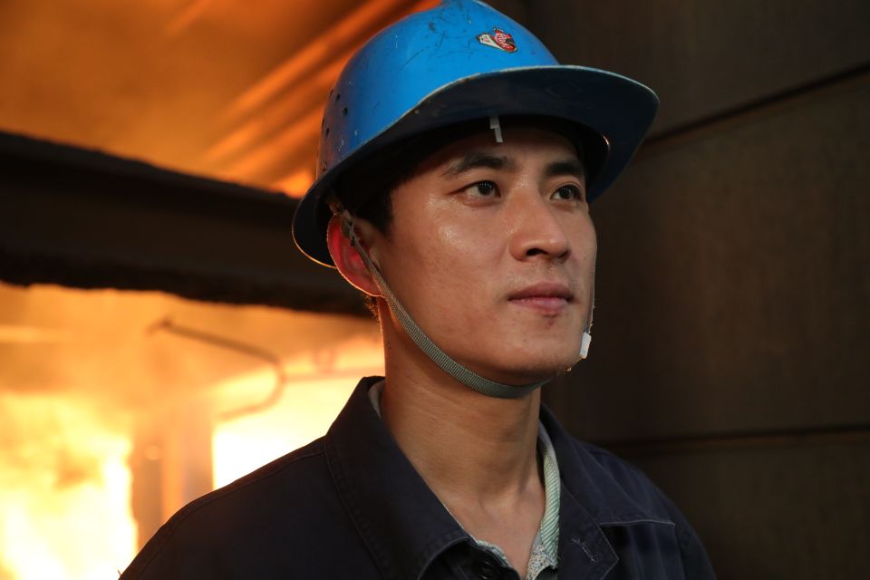 不負(fù)“熱”愛，致敬烈日下的“鋼鐵俠”！