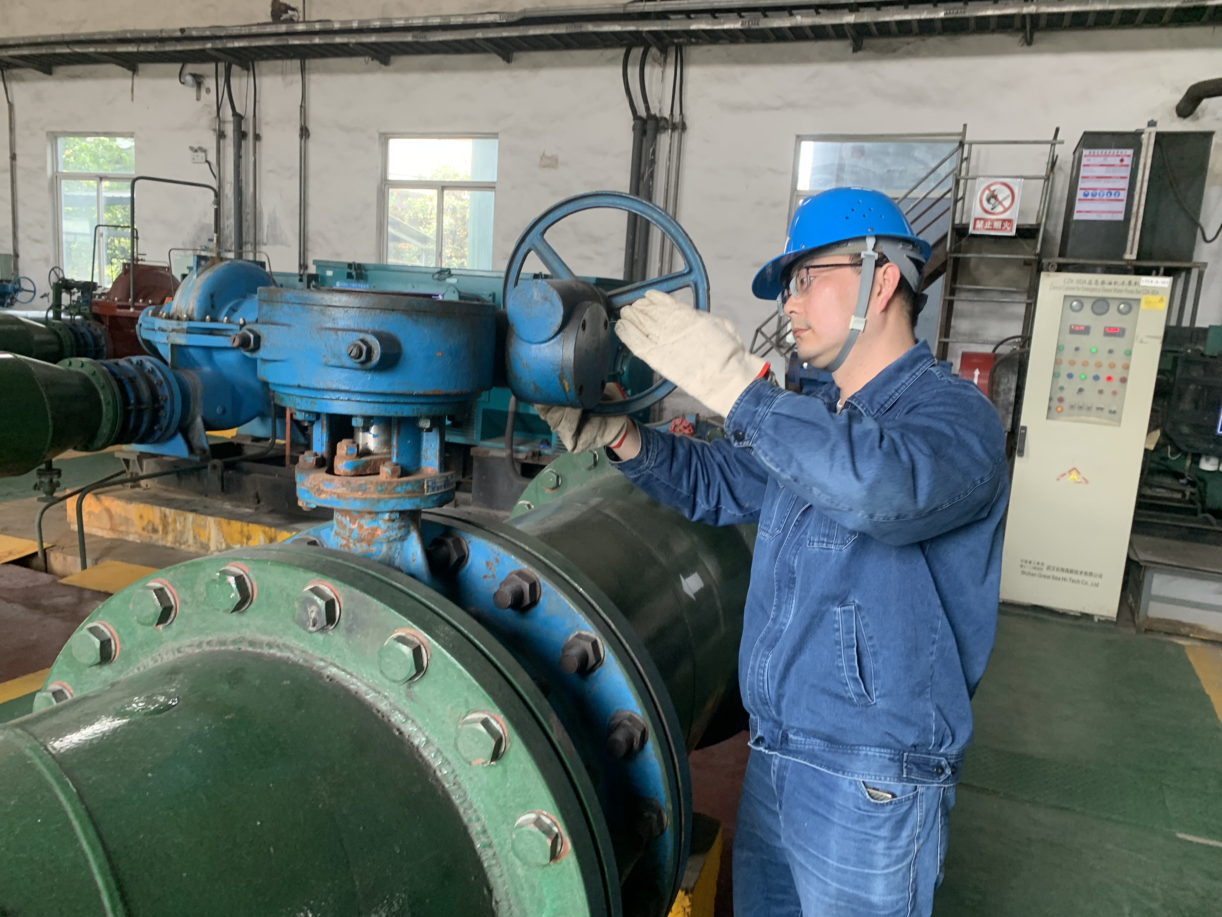 不懼“烤”驗(yàn)，他們用實(shí)干繪就 “奮斗”底色