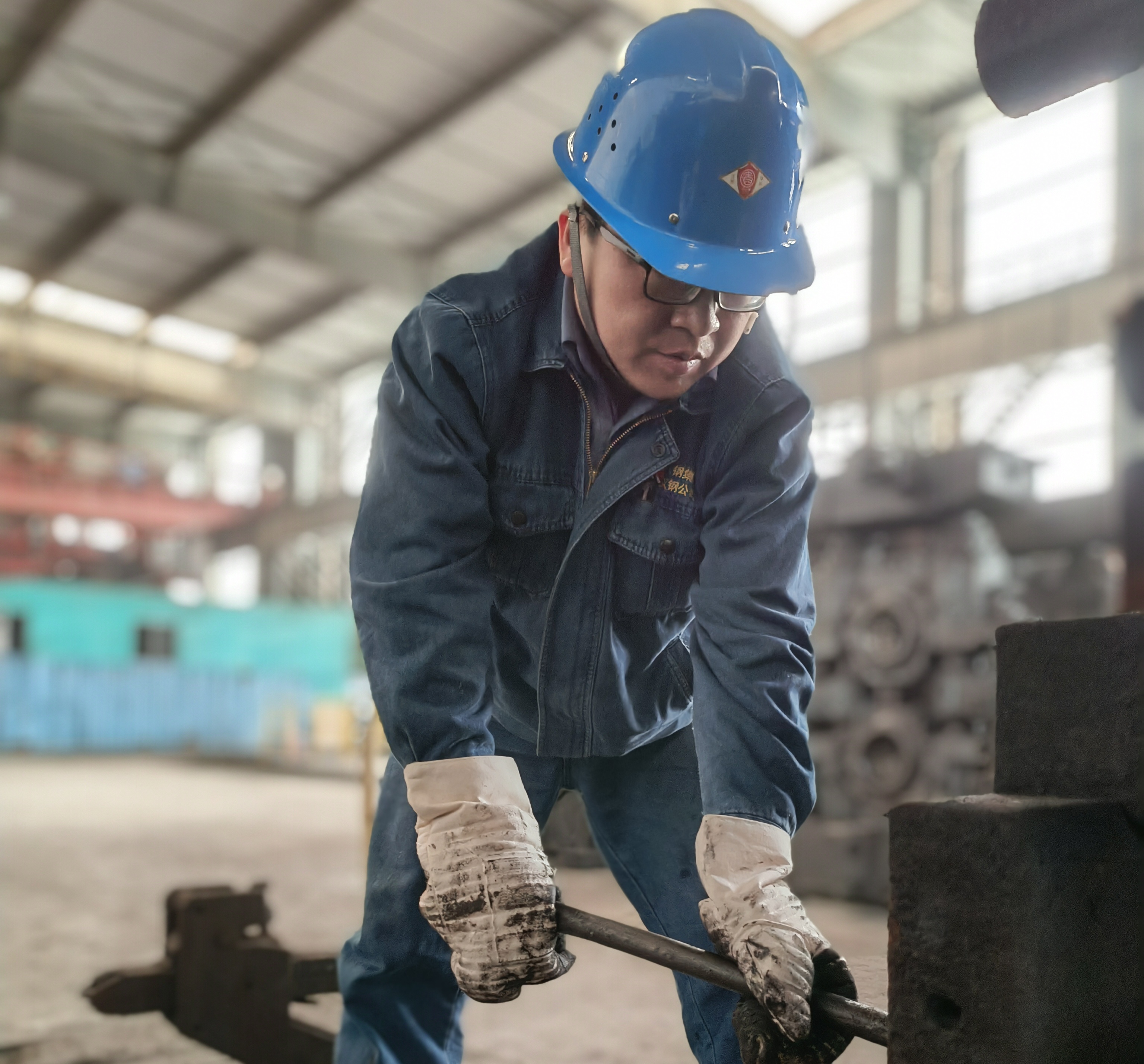 林亞龍：玩轉(zhuǎn)軋機的“牛人”