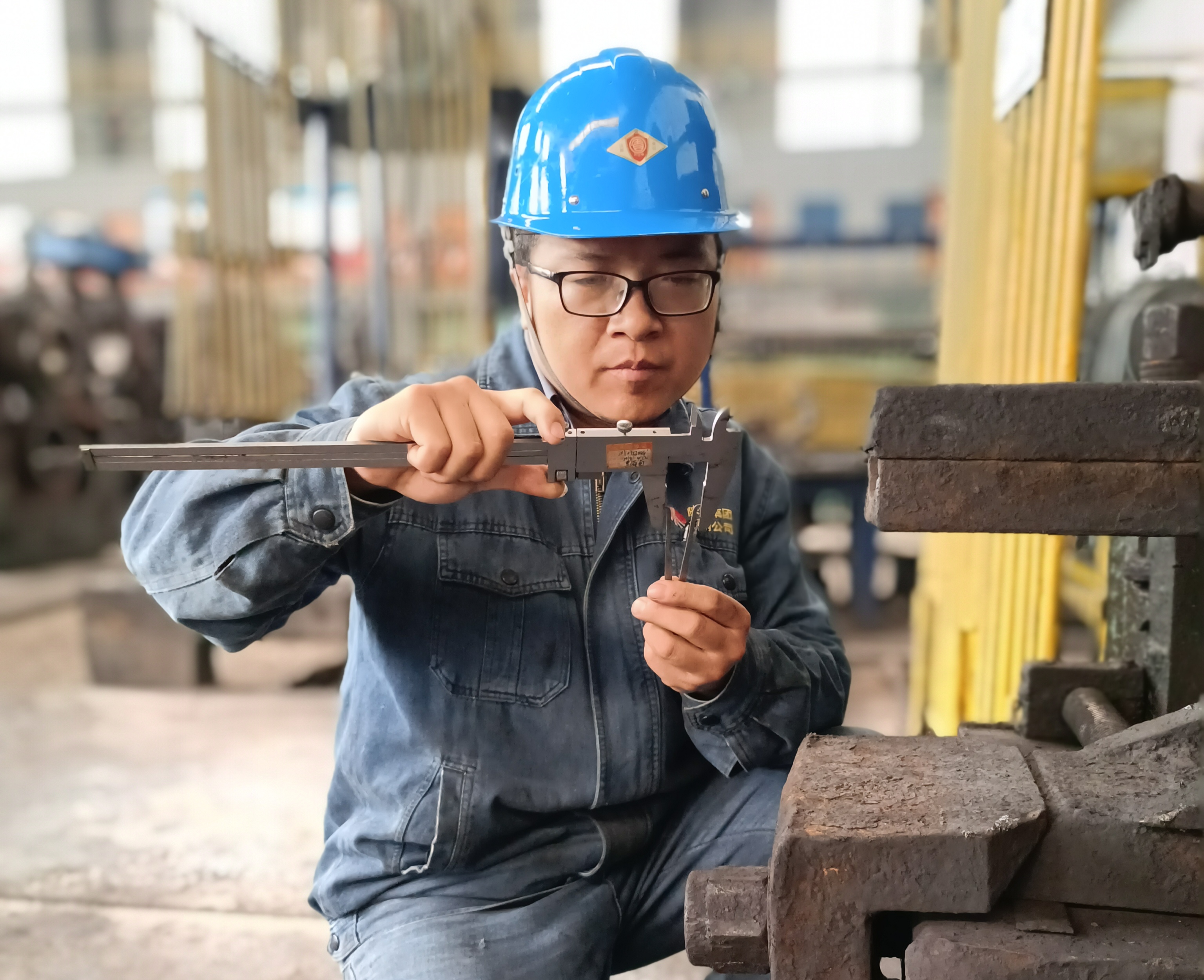 林亞龍：玩轉(zhuǎn)軋機的“牛人”