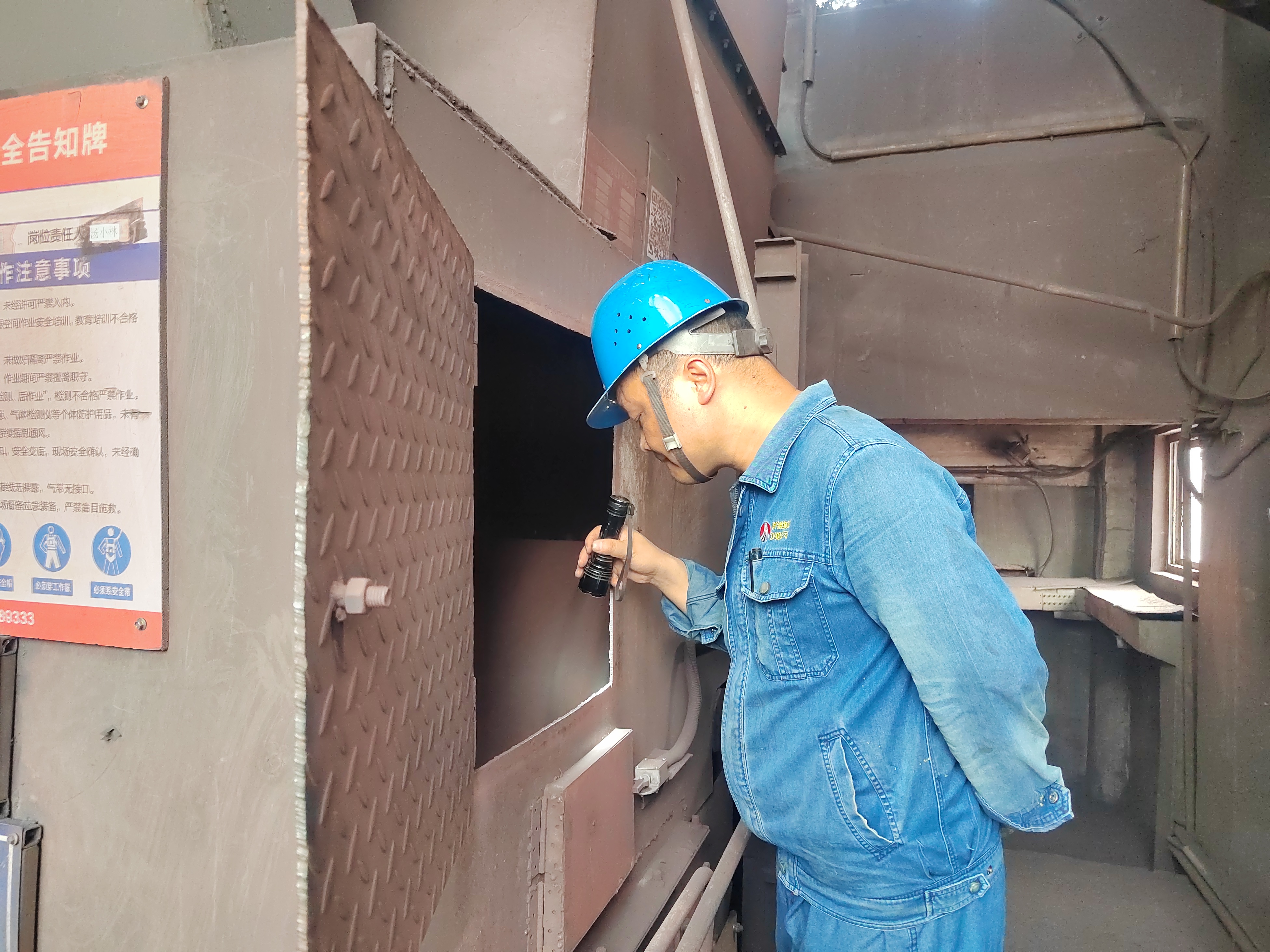 不懼“烤”驗！他們用汗水詮釋擔(dān)當(dāng)  →