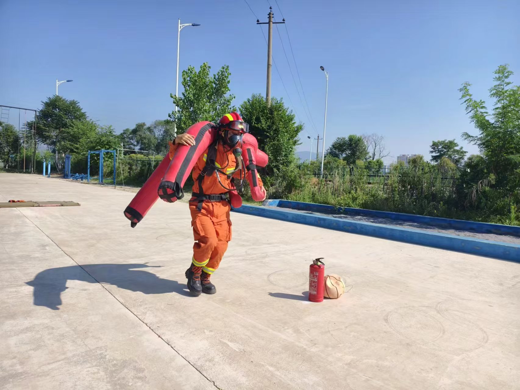 光輝火焰藍 榮耀顯擔當 ——記陜西省首屆企事業(yè)專職消防隊伍職業(yè)技能大賽 第四名王瑤