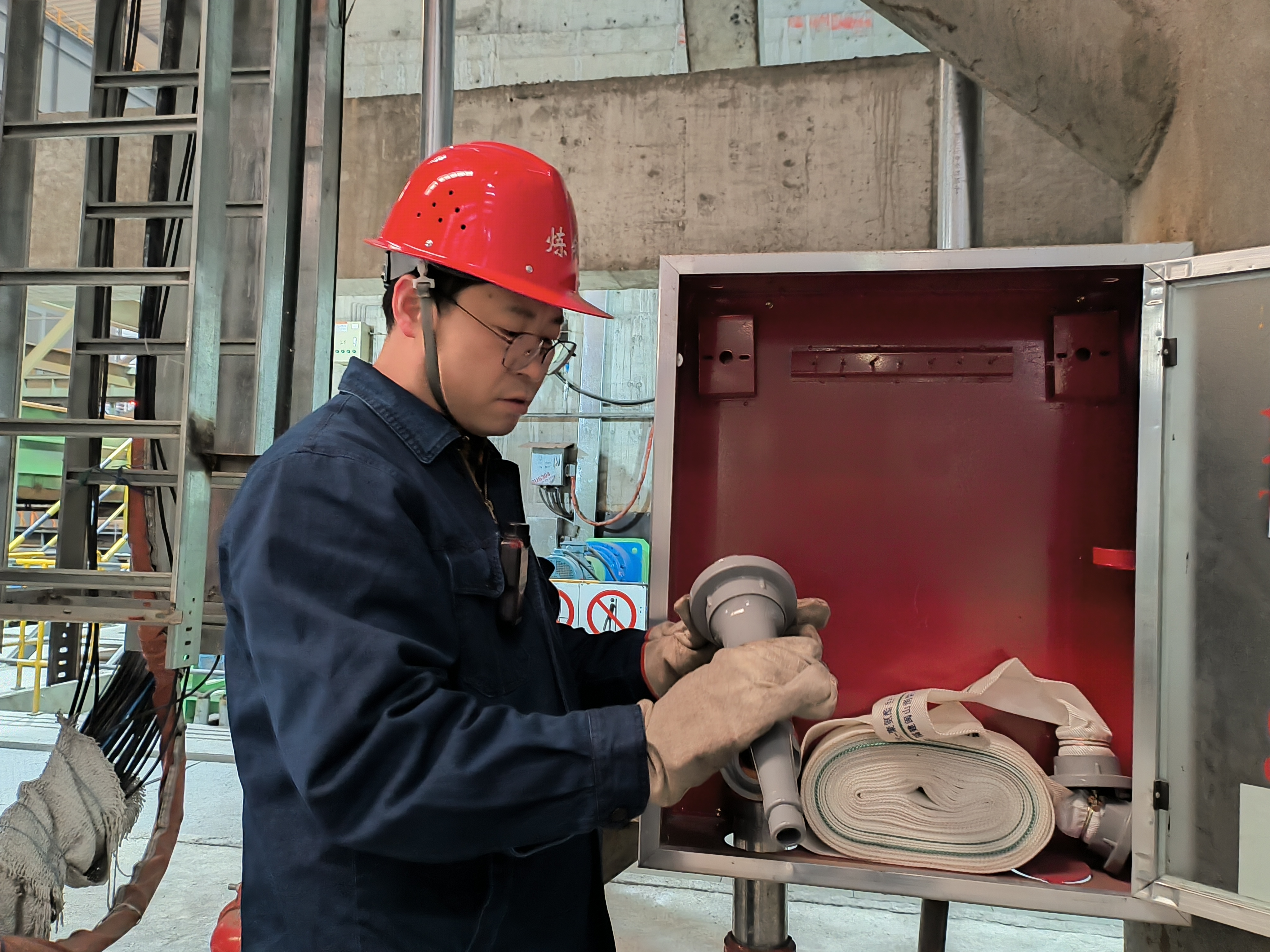 守護(hù)十里鋼城的消防戰(zhàn)士