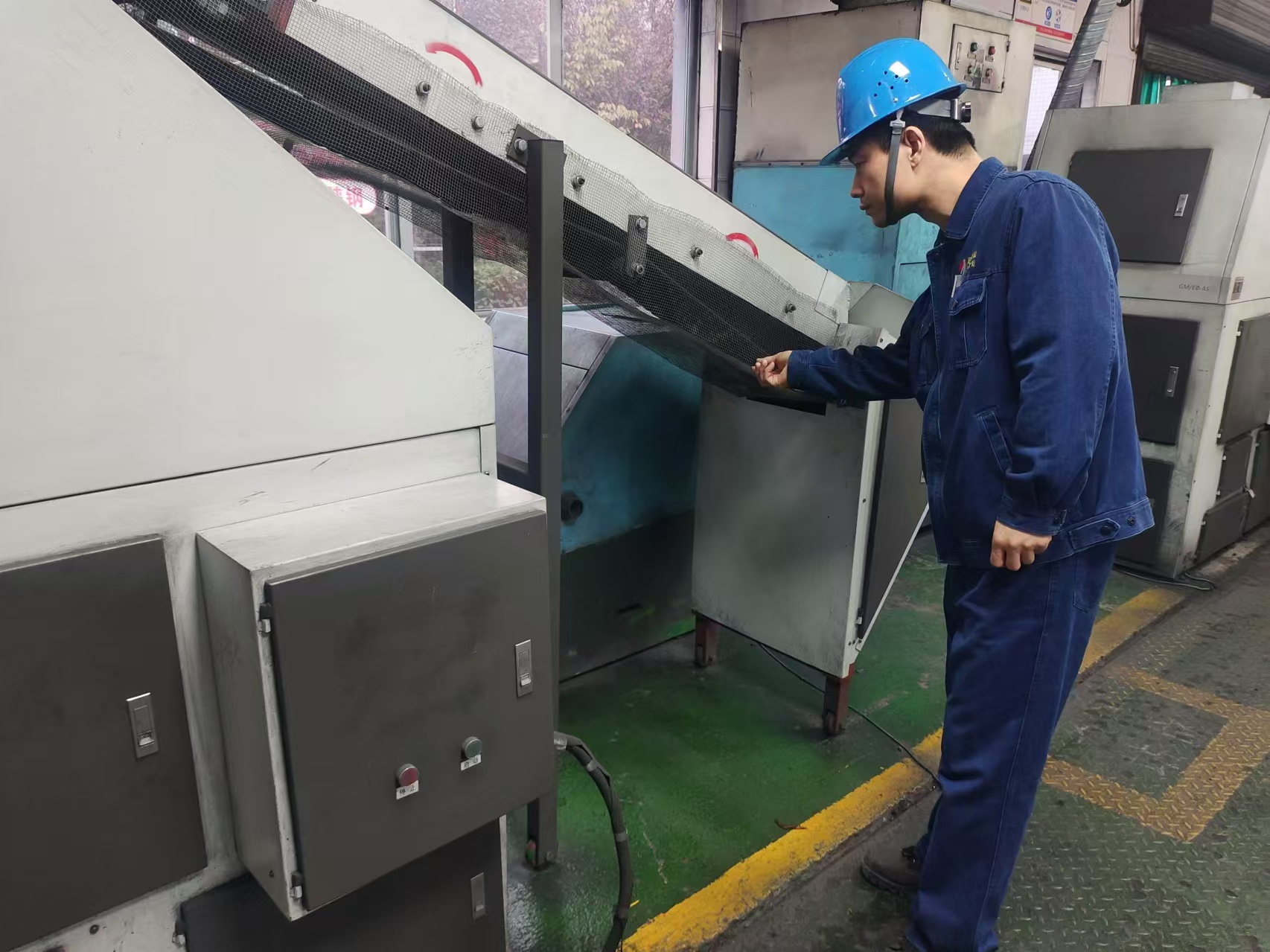 用實的舉措 把好百日安全關