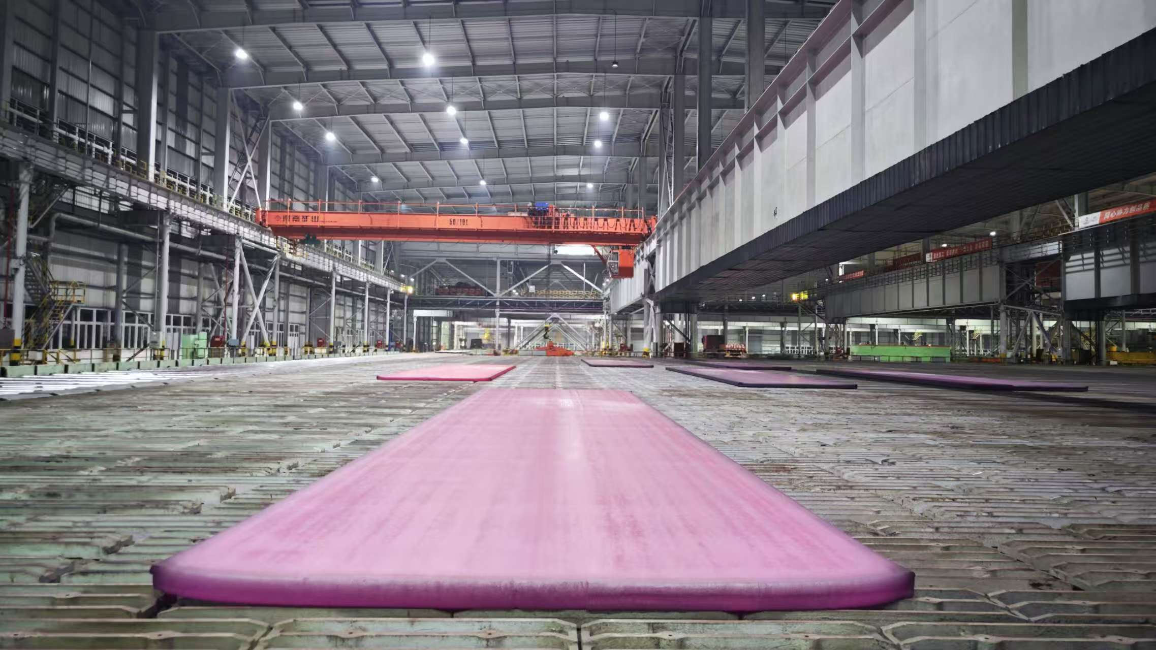 一級(jí)探傷合格！漢鋼公司厚規(guī)格容器板Q345R一次性開發(fā)成功