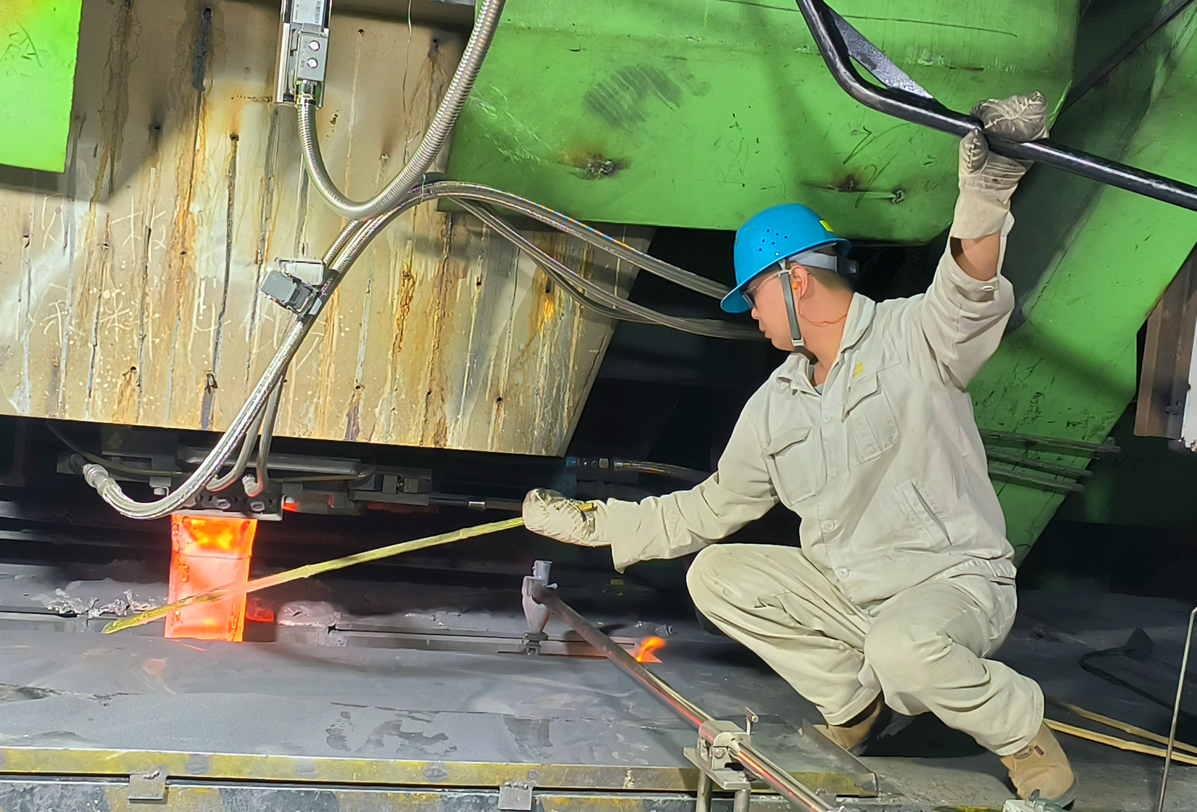 向新而生  看煉鋼人的奮進(jìn)“速描”