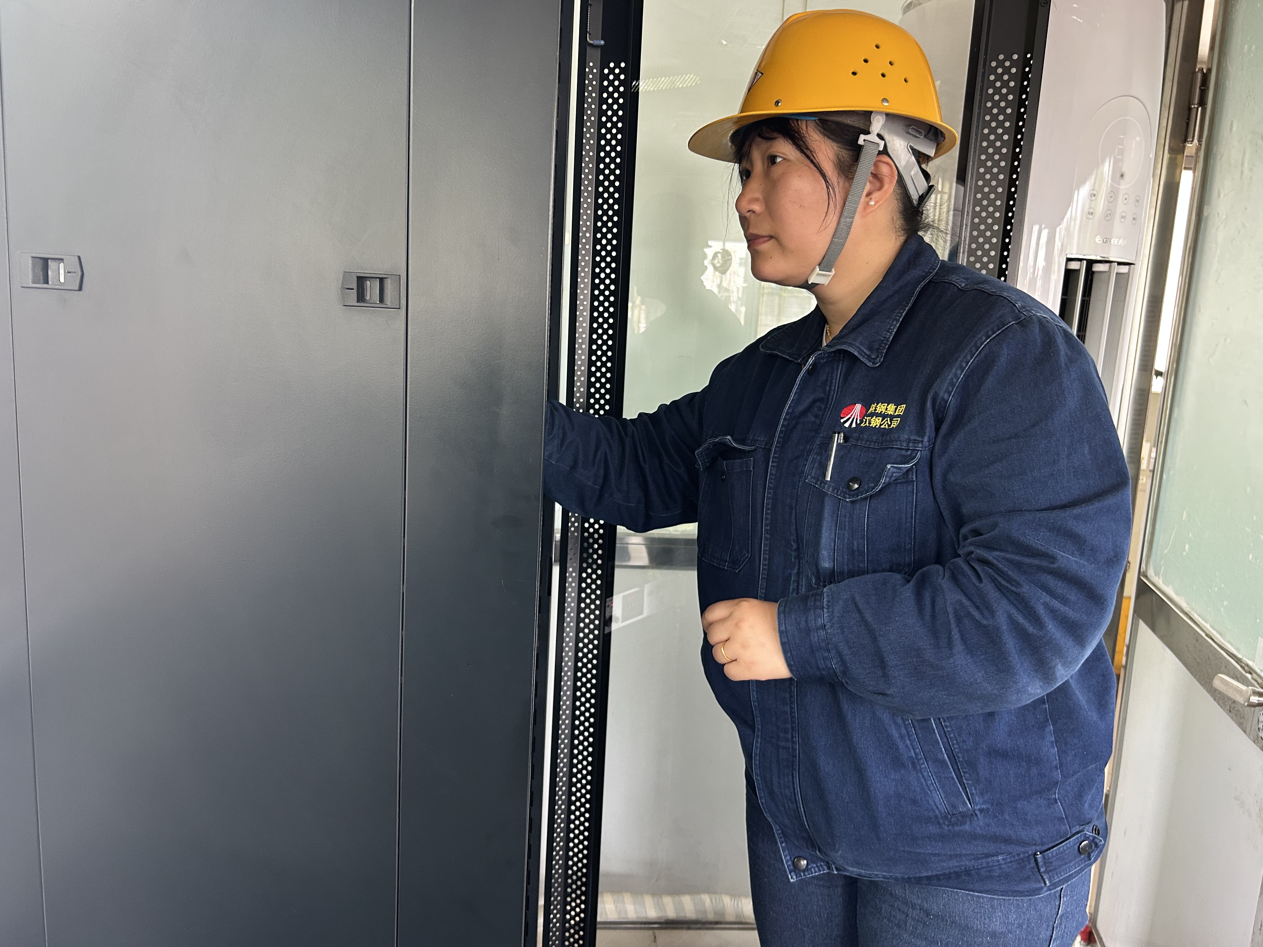 紅妝藏鋒：她用智慧筑起第一道防線