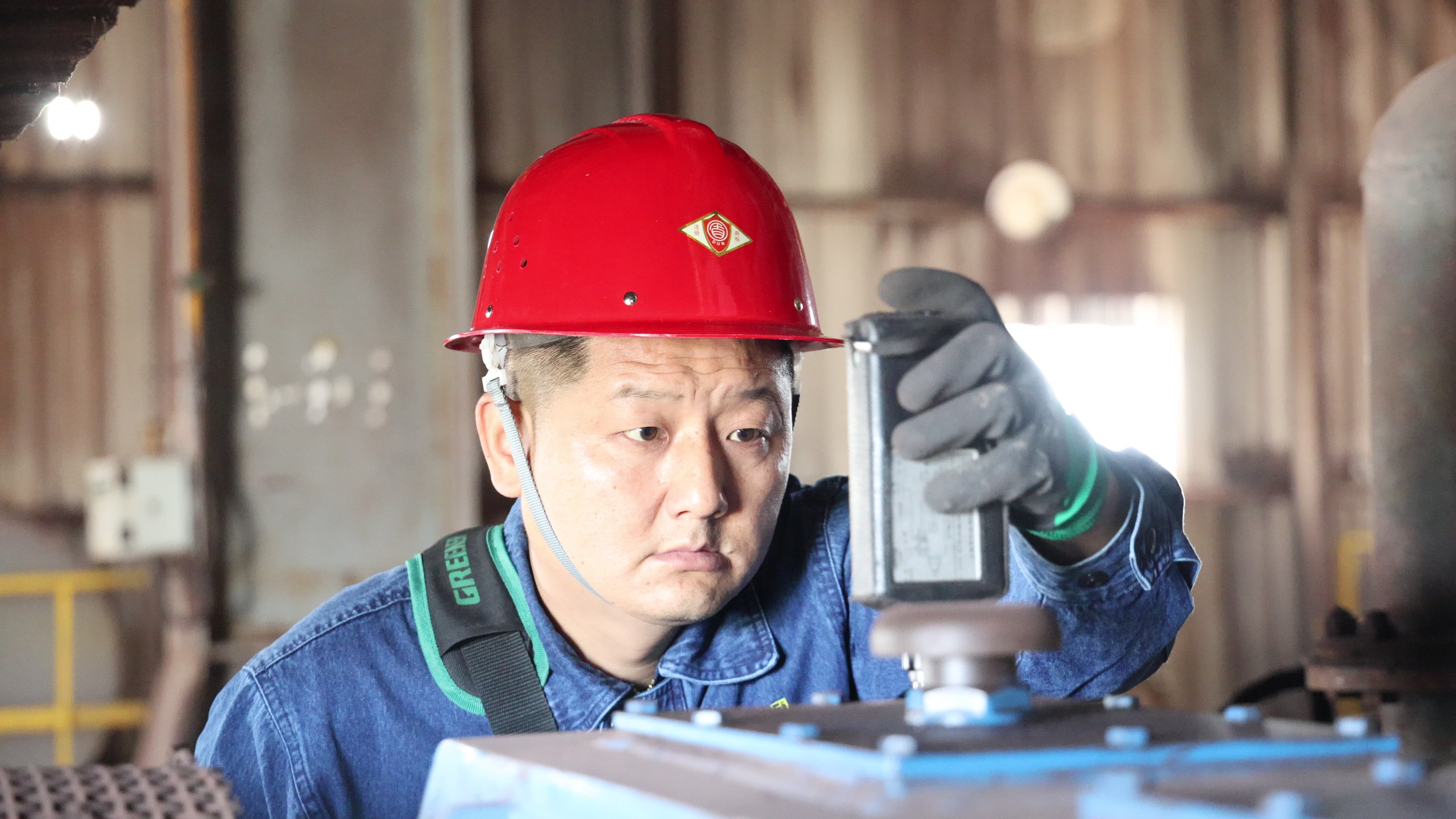 憑“犟”勁致匠心——記漢鋼公司2023-2024年度“勞動模范”井立鋒