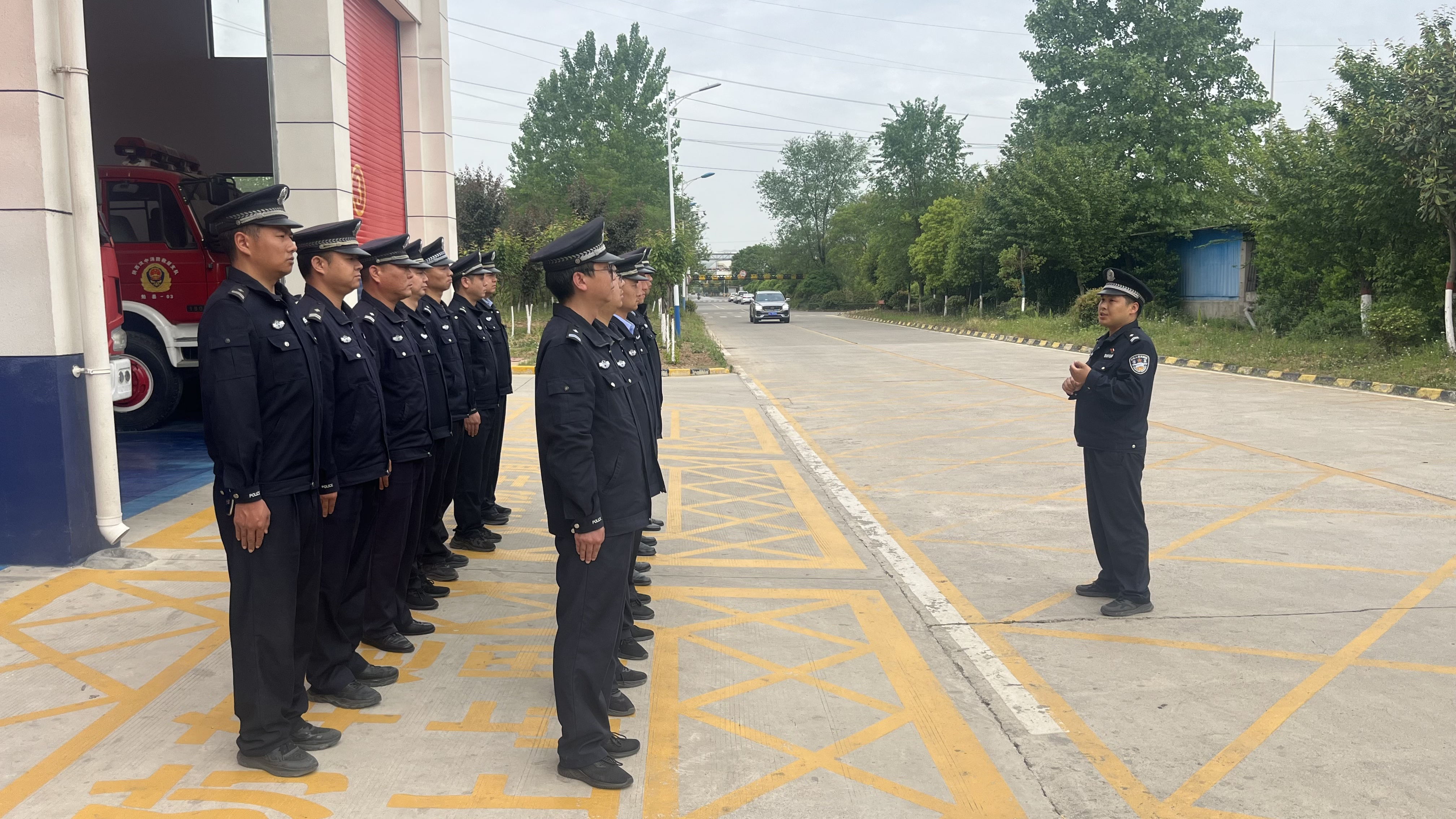 丹心鑄鋼魂  鐵肩擔使命 ——記漢鋼公司勞模丁小喜