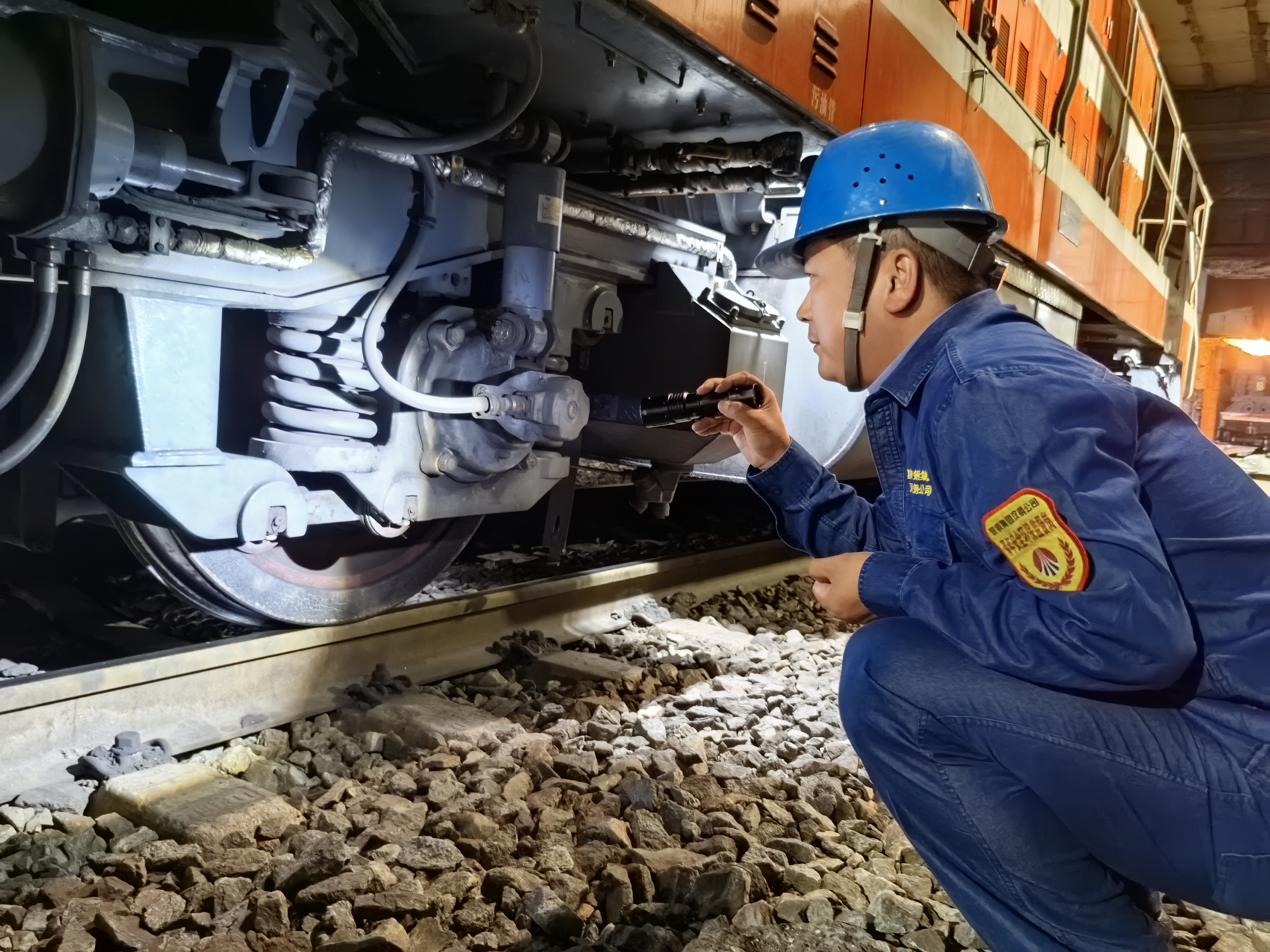 深夜 “副本” 通關(guān)實(shí)錄，一群人的熱血鏖戰(zhàn)