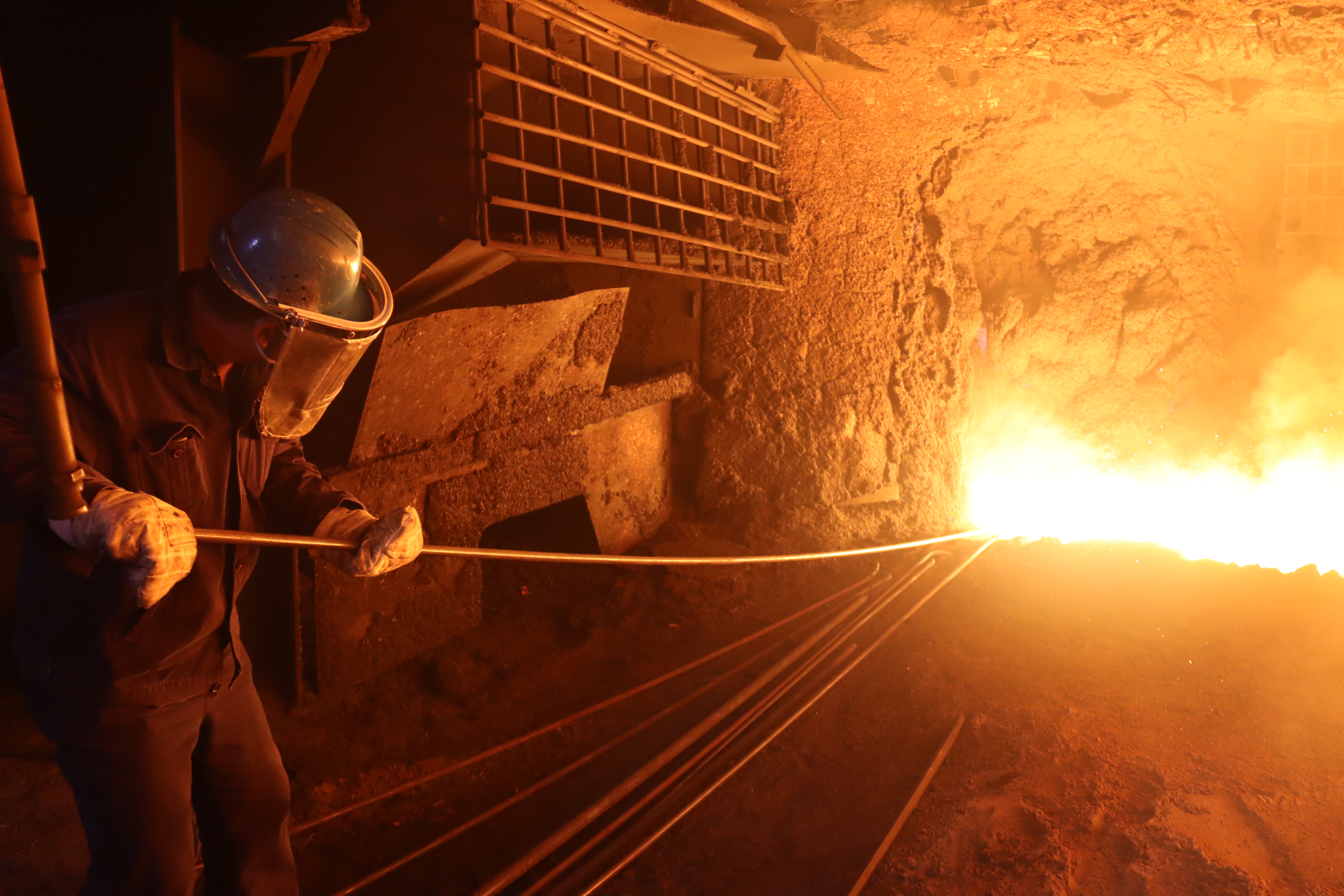 深夜 “副本” 通關(guān)實(shí)錄，一群人的熱血鏖戰(zhàn)