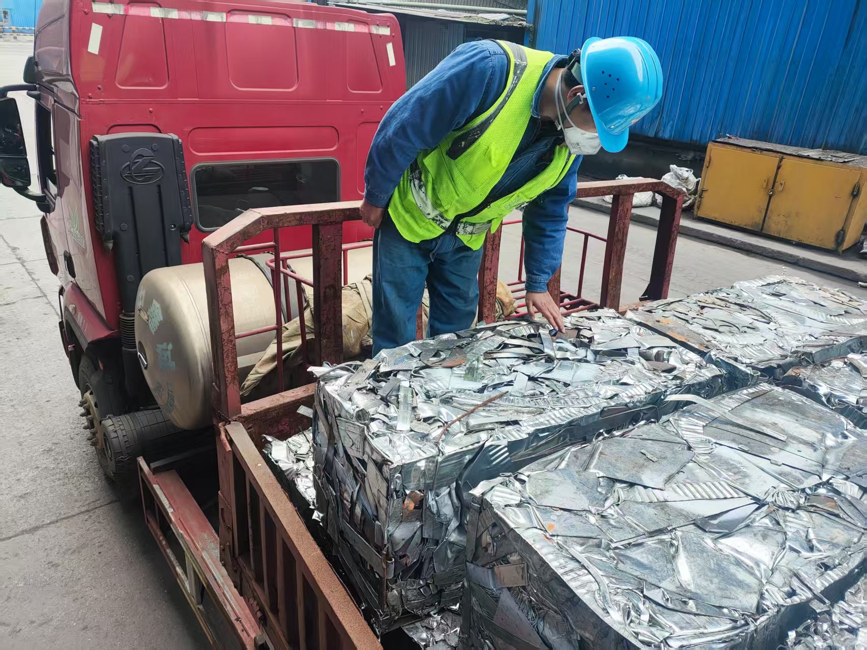 看他們?nèi)绾斡谩叭小辈亮翗?biāo)準(zhǔn)化建設(shè)“金名片”