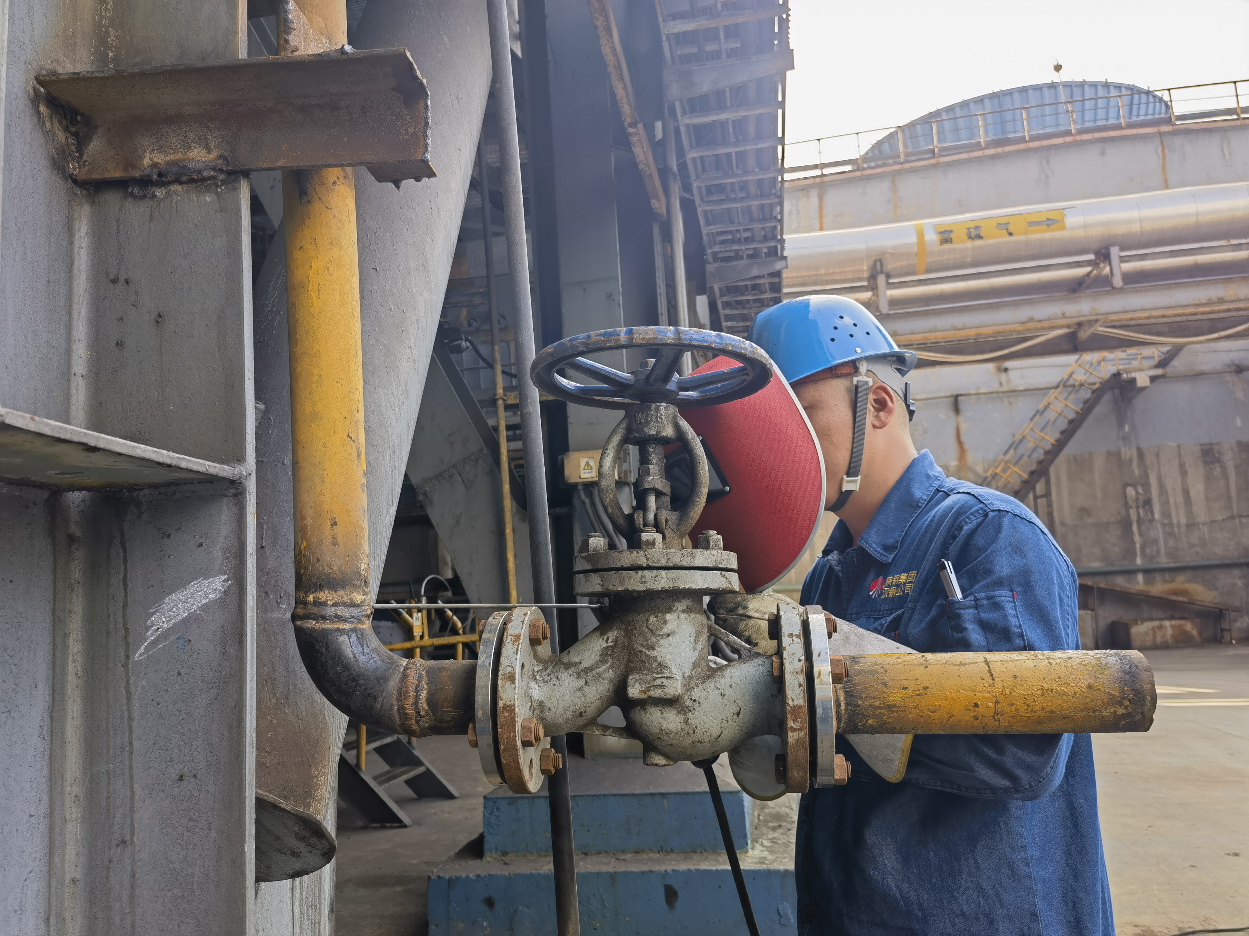 汗透工裝又何妨？這群漢鋼人護(hù)航生產(chǎn)不停歇