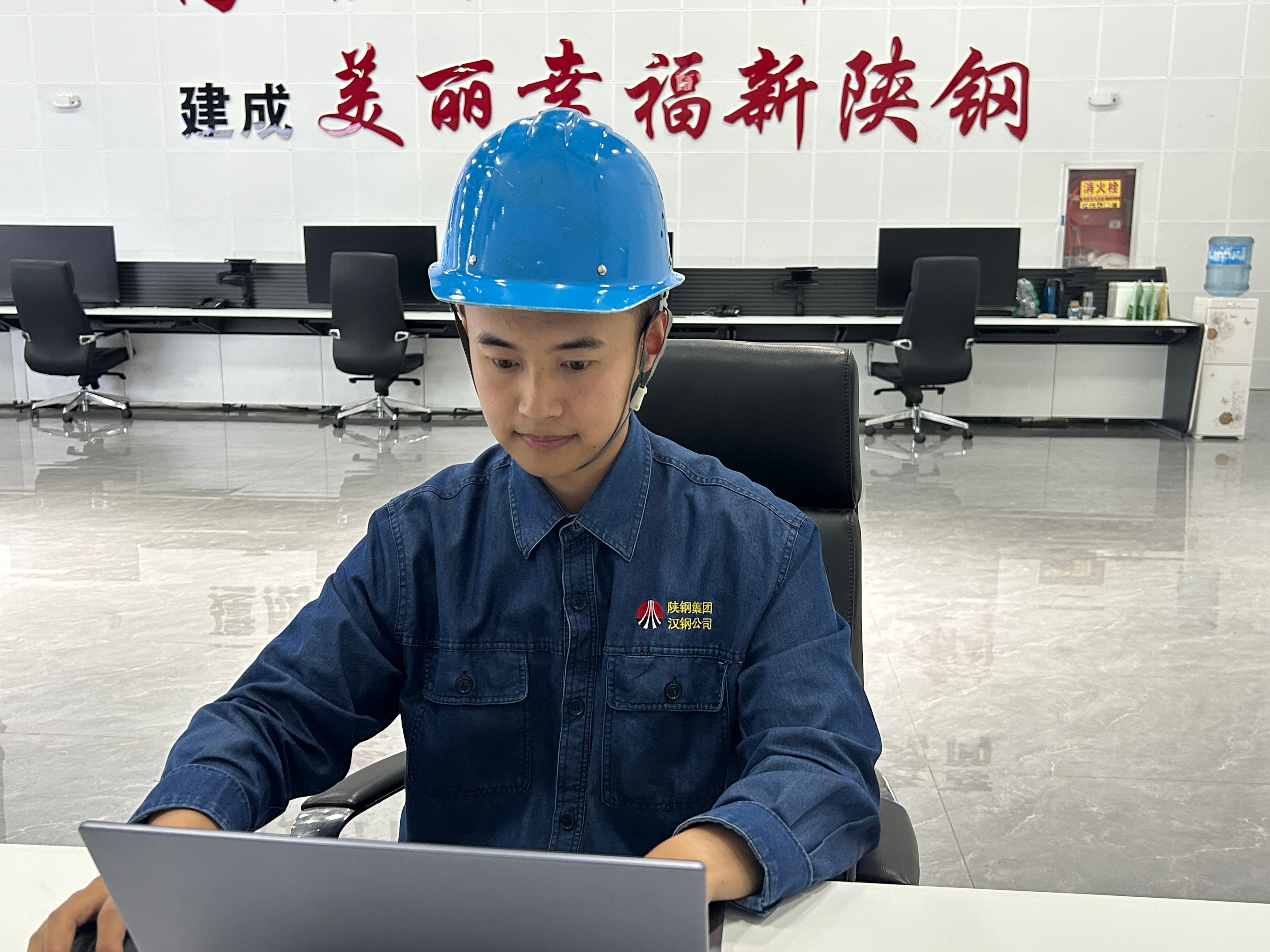 筑夢智造 淬火青春——記全國鋼鐵行業(yè) “優(yōu)秀共青團員”