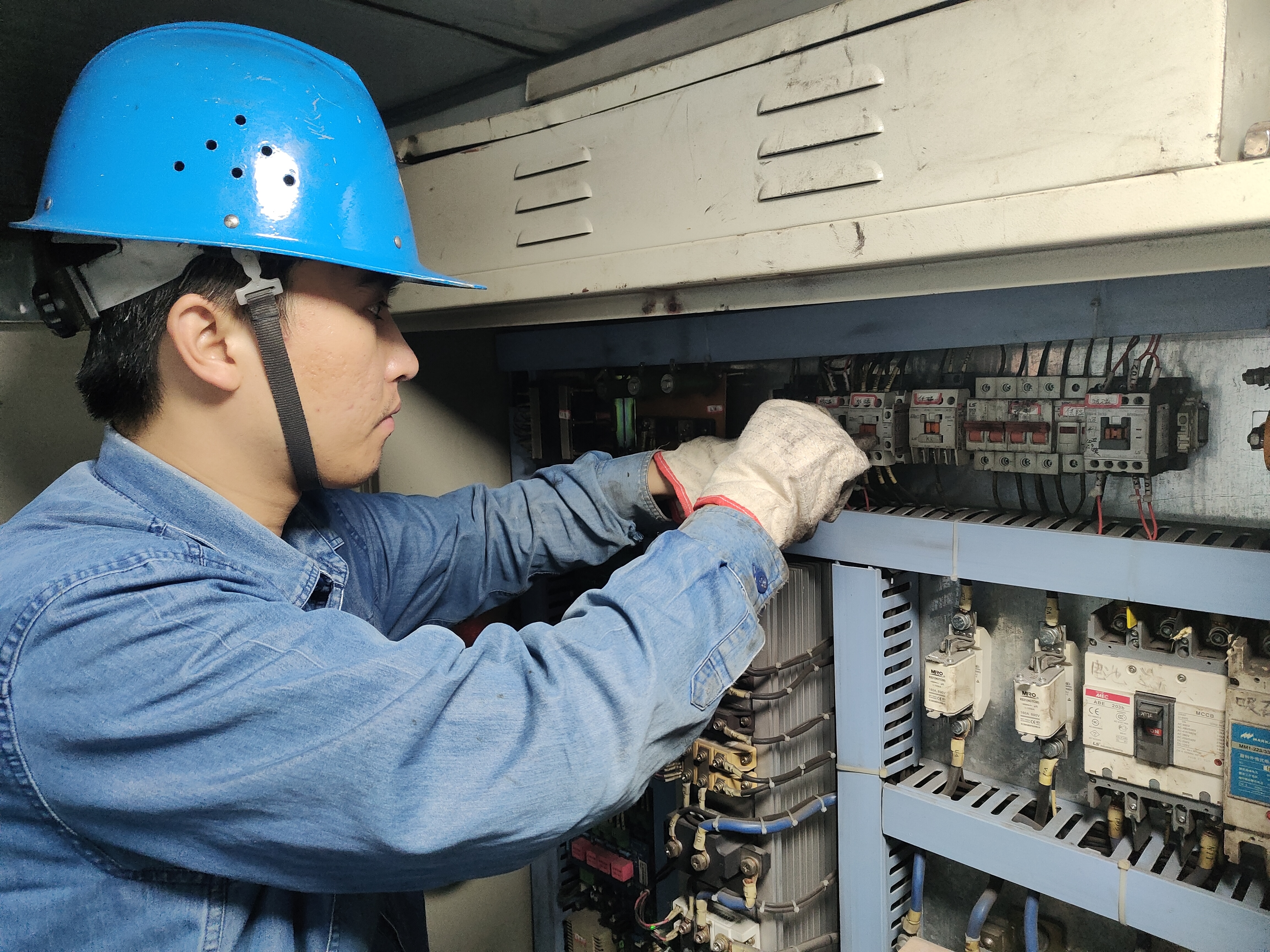 解鎖一個(gè)電工的成長密碼