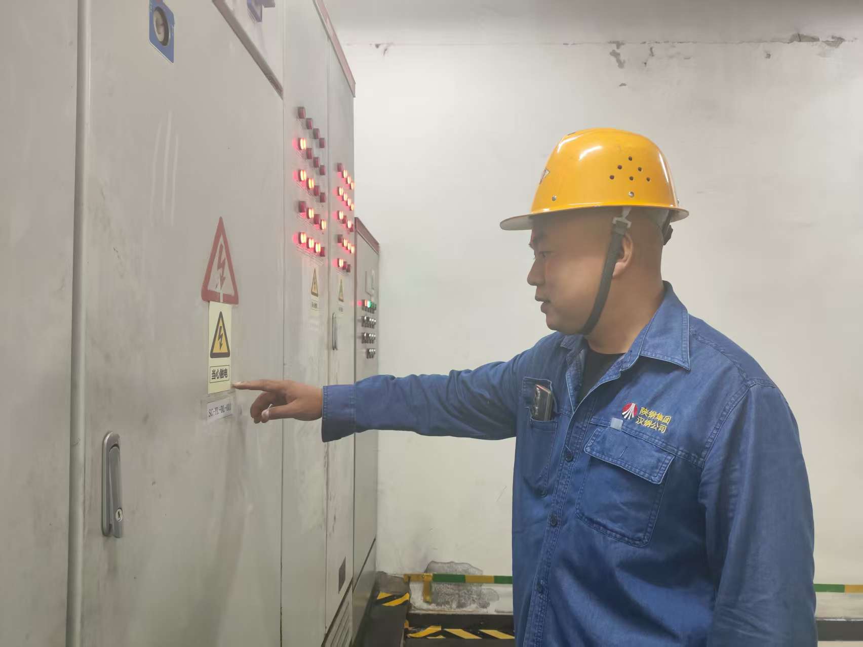 穿上工裝仍然是個“兵”