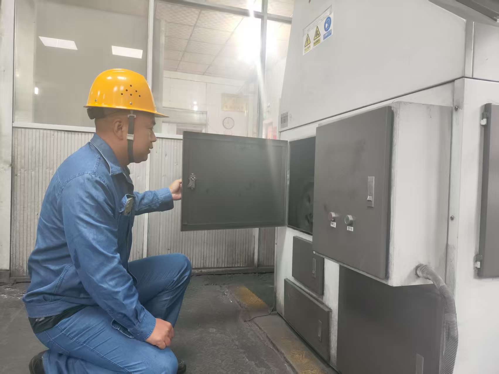 穿上工裝仍然是個“兵”