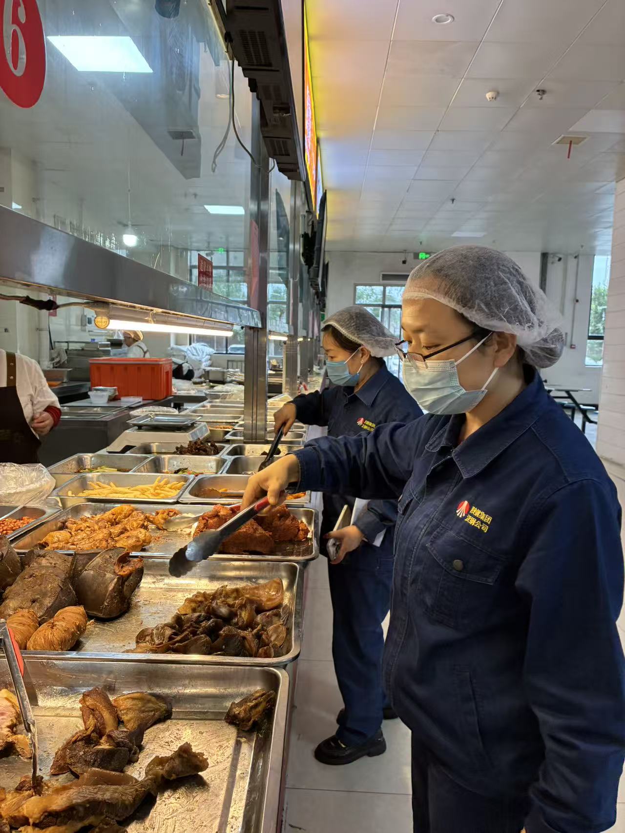 漢鋼食堂：員工的“暖心廚房”