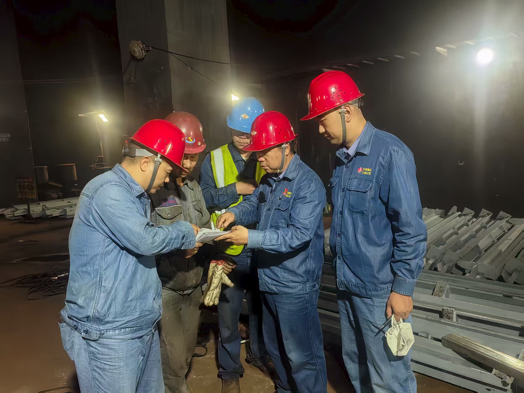 回頭看 攻難點 樹標桿 促創(chuàng)新——燒結廠環(huán)保提升攻堅再沖鋒