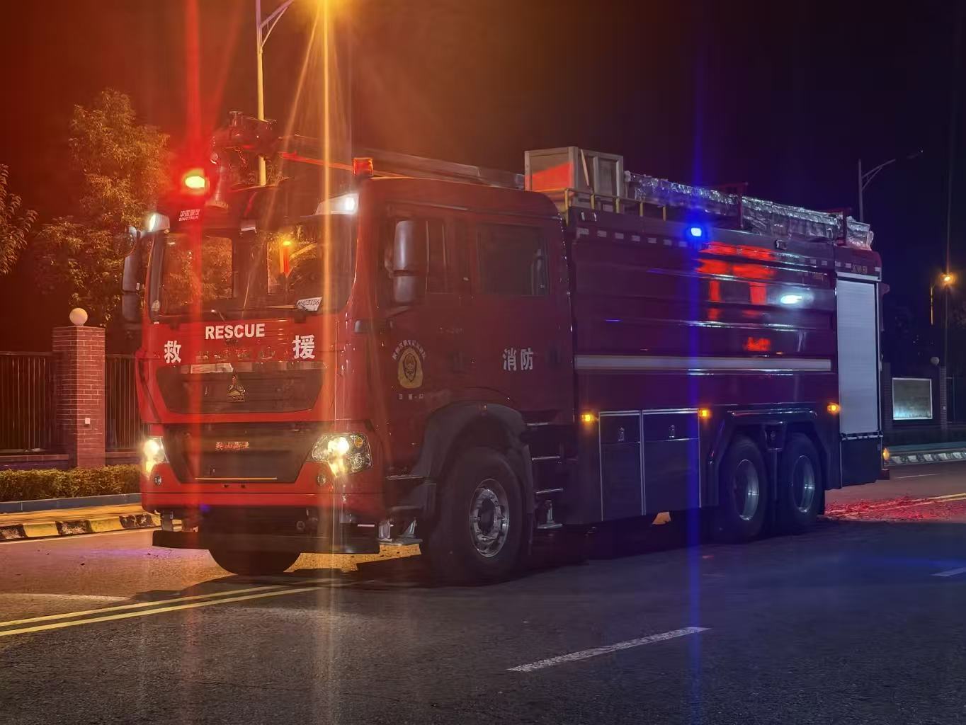 新“戰(zhàn)友”就位！漢鋼專職應(yīng)急救援隊(duì)列裝新型裝備，劍指“全災(zāi)種”應(yīng)急