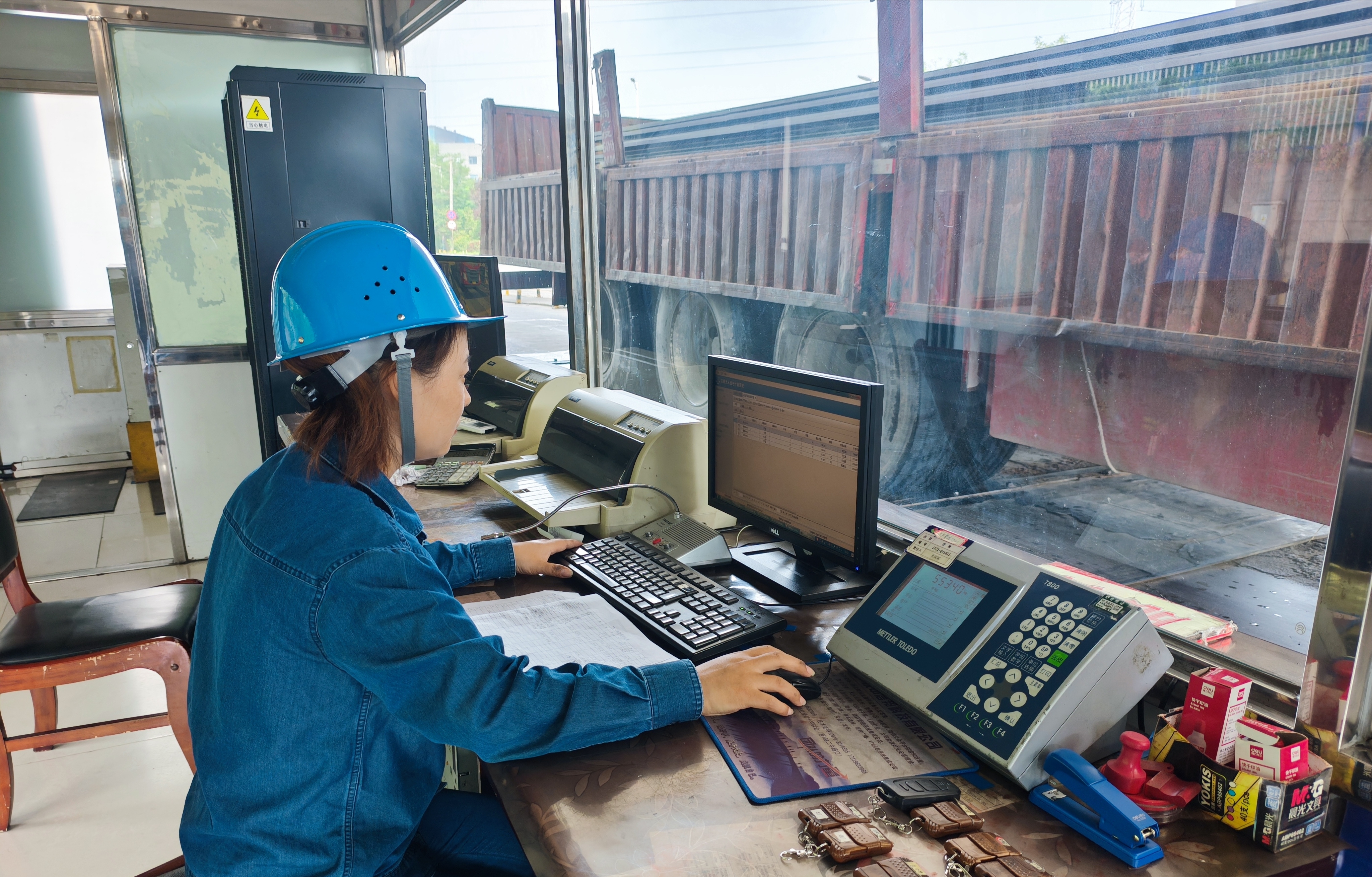 國慶探訪：檢斤工序的“巾幗別樣美”