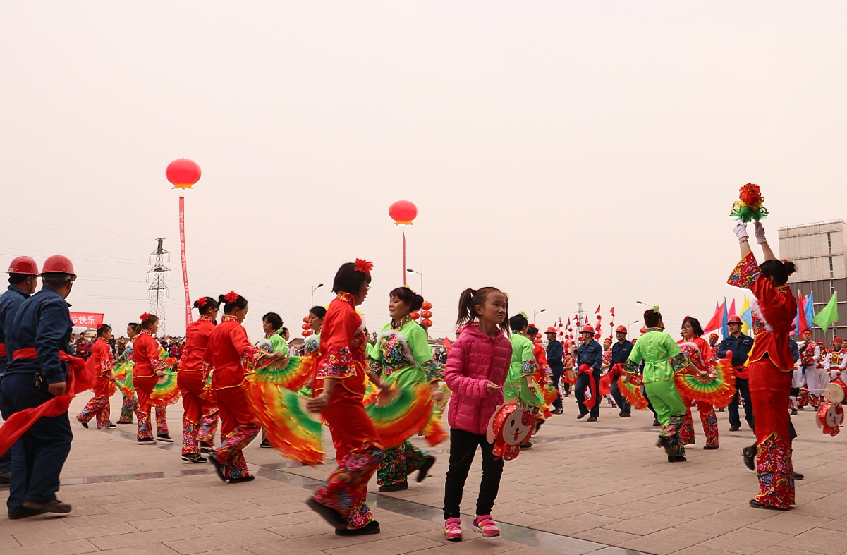 鑼鼓秧歌鬧元宵 ——漢鋼公司舉行“活力漢鋼·喜鬧元宵”系列活動(dòng)