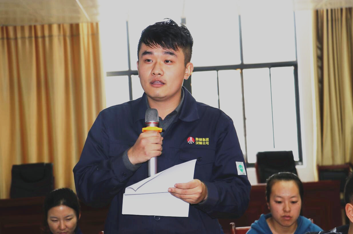 【公司新聞】公司召開“喜迎雙節(jié) 共建鋼城”新招錄大學(xué)生座談會