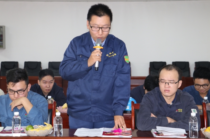 【公司新聞】公司召開“喜迎雙節(jié) 共建鋼城”新招錄大學(xué)生座談會