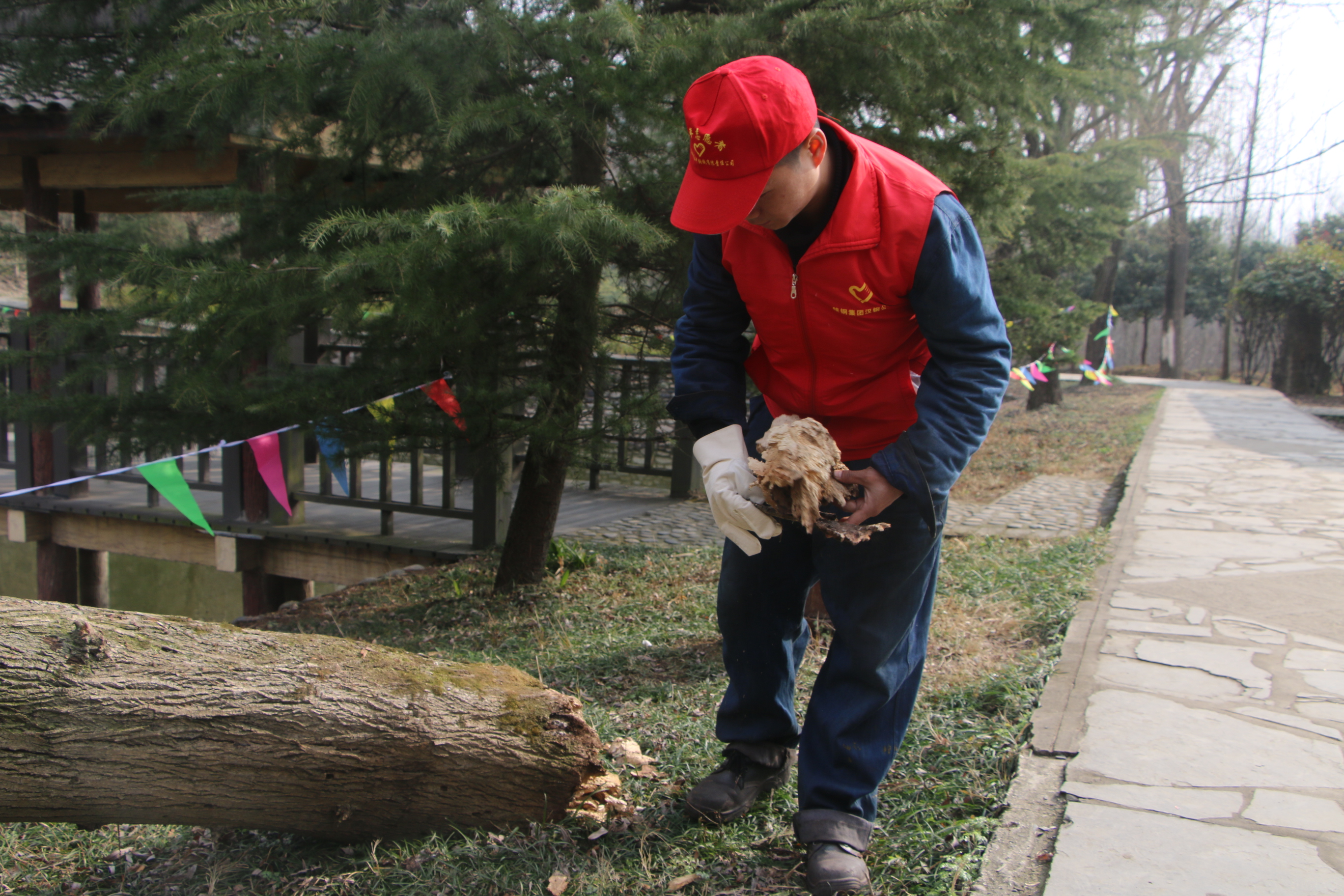 【團情動態(tài)】煉鐵廠團委組織學雷鋒 “我們都是環(huán)保小衛(wèi)士”志愿活動